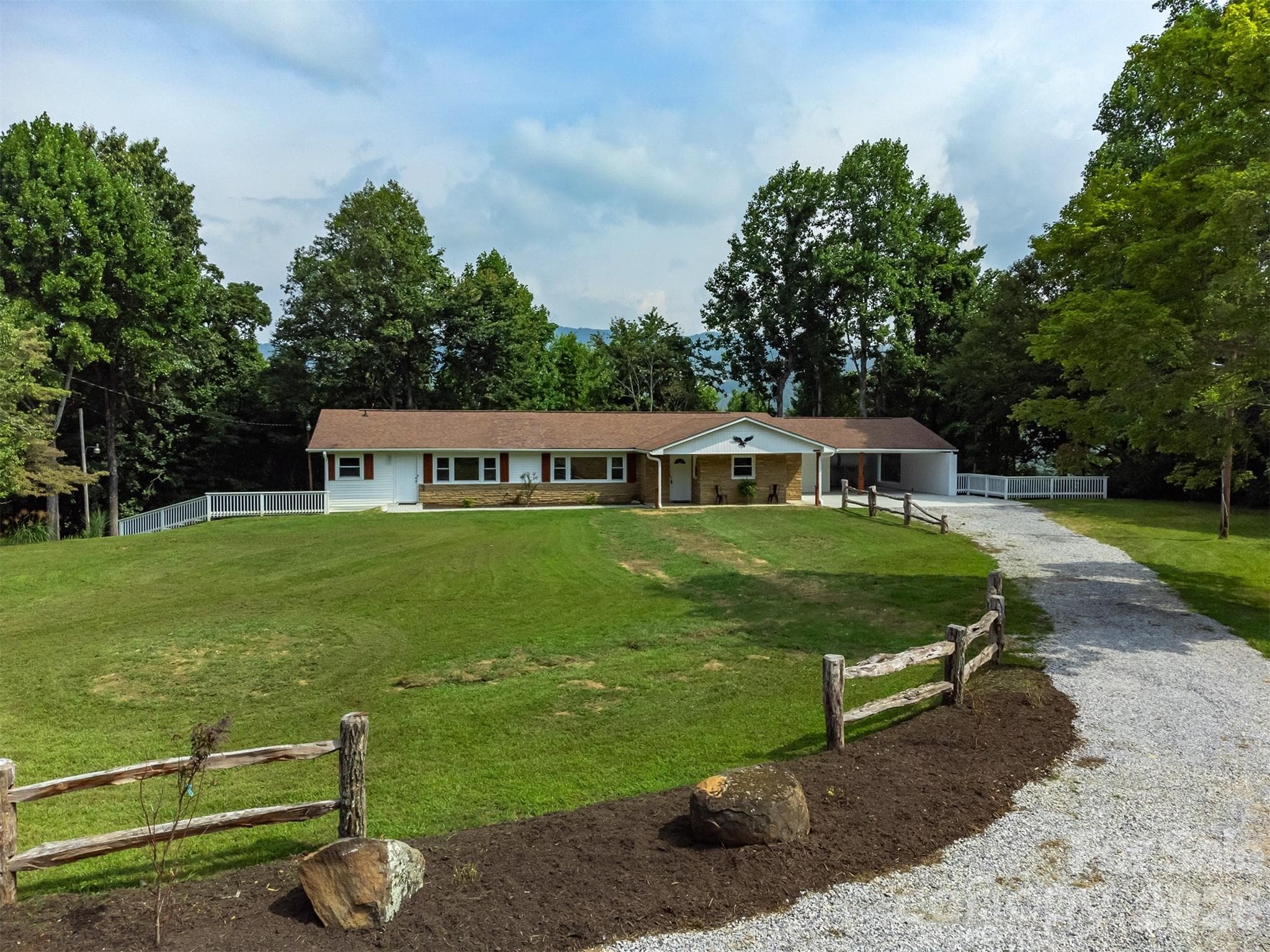 Front of house. - 468 Deer Park Lake Road, Spruce Pine