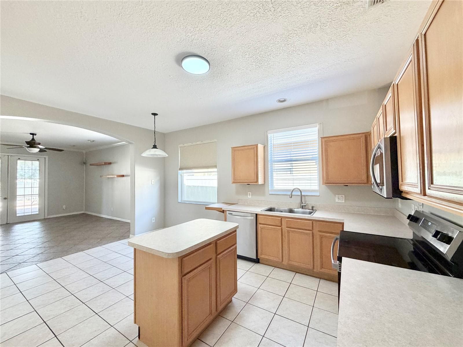 Single Family Residence at 3961 SHAWN CIR, ORLANDO, photo 6 of 24
