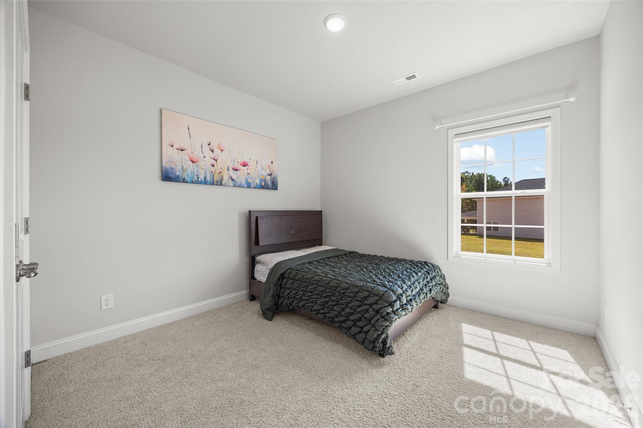 Middle Bedroom w/ Jack & Jill Bathroom Access - 1759 Silver Birch Road, York