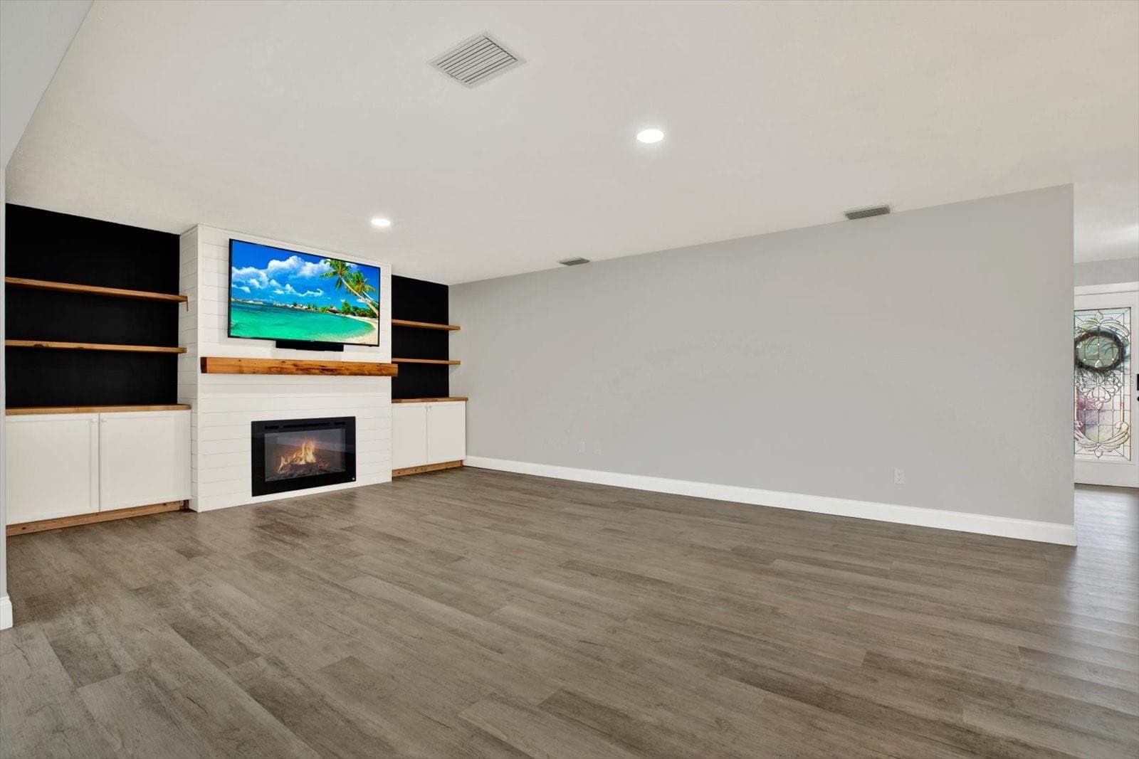 Single Family Residence at 14380 PASSAGE WAY, SEMINOLE, photo 19 of 74