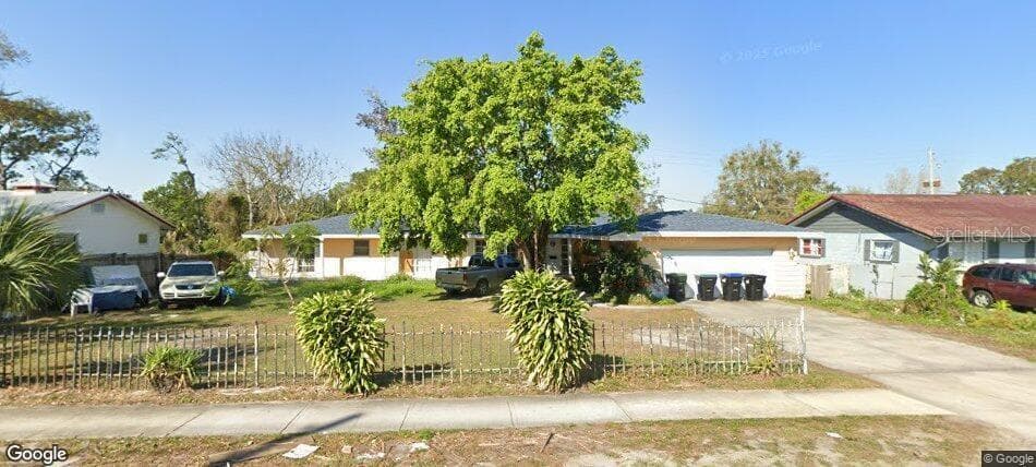 1216 N POWERS DR