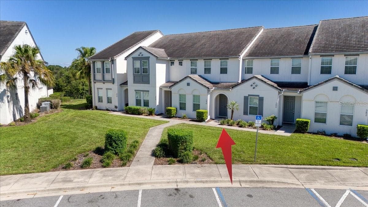 Townhouse at 390 CAPTIVA DR, DAVENPORT, photo 5 of 103