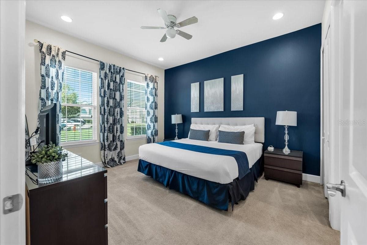 1st floor ensuite - 390 CAPTIVA DR, DAVENPORT