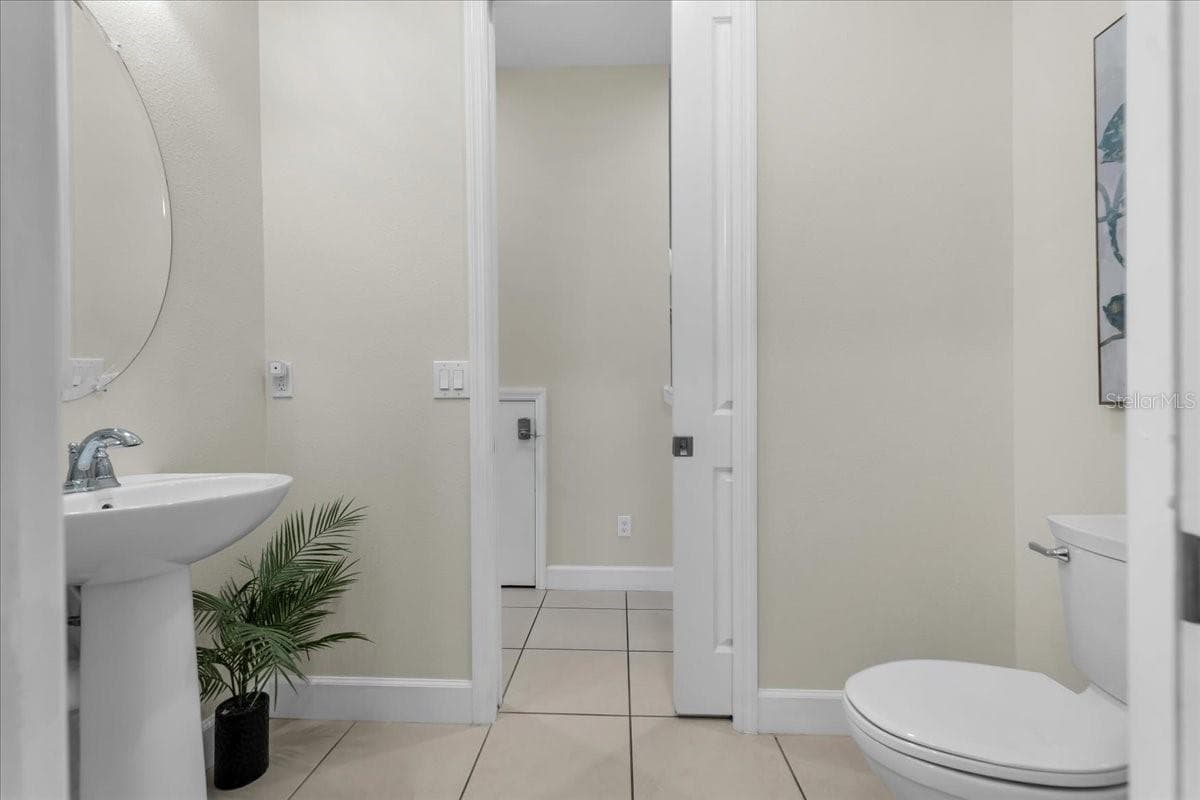 Townhouse at 390 CAPTIVA DR, DAVENPORT, photo 14 of 103