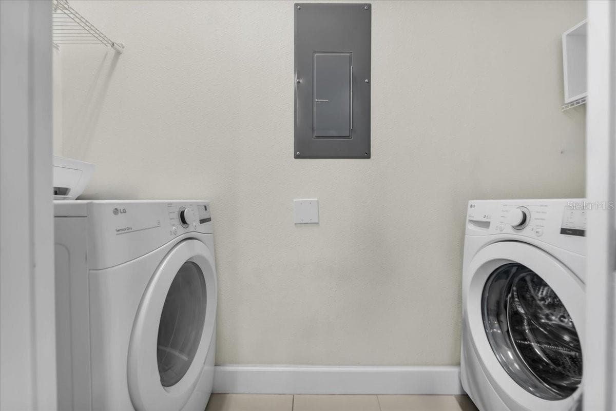 Laundry room - 390 CAPTIVA DR, DAVENPORT