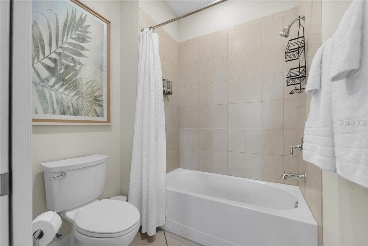 Townhouse at 390 CAPTIVA DR, DAVENPORT, photo 39 of 103