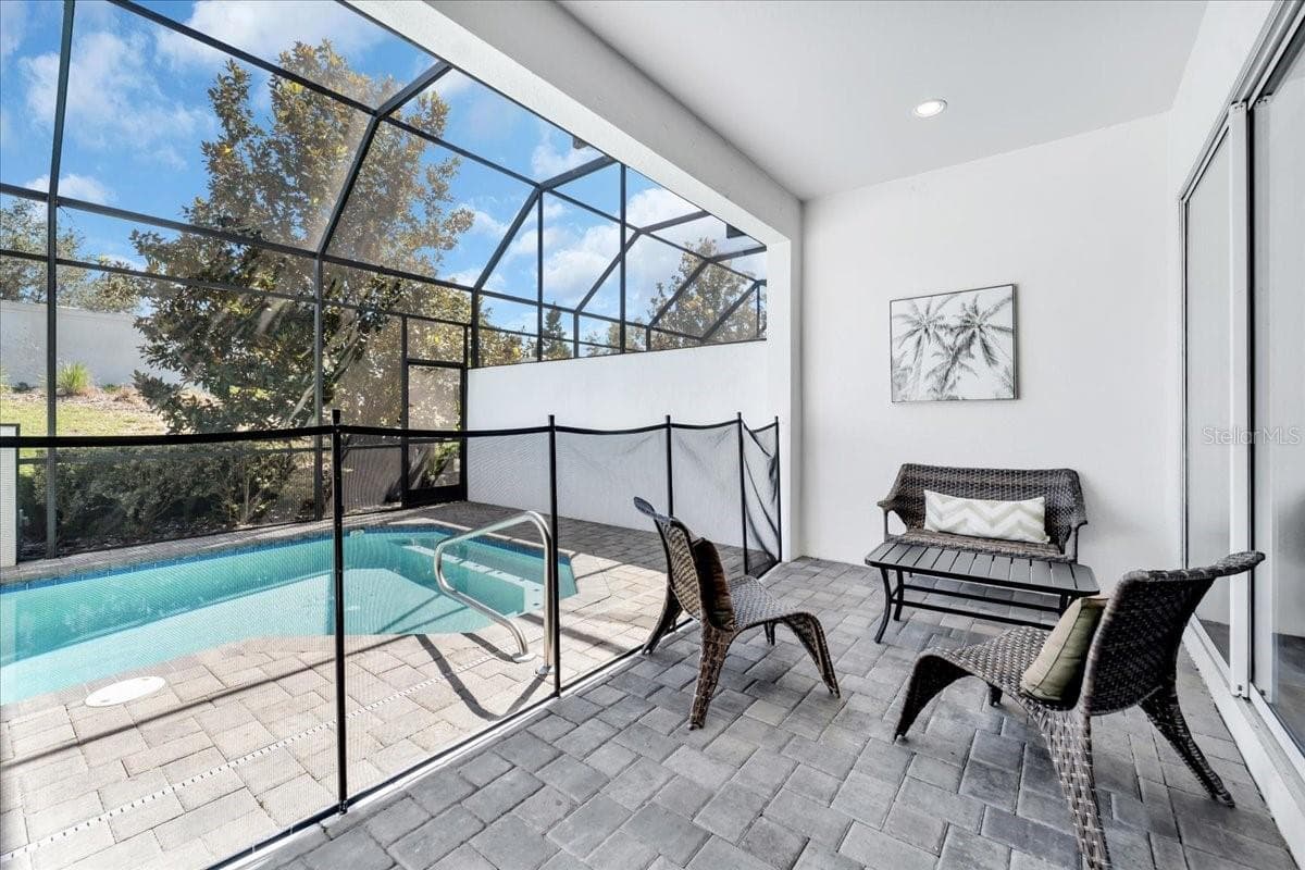 Personal pool - 390 CAPTIVA DR, DAVENPORT