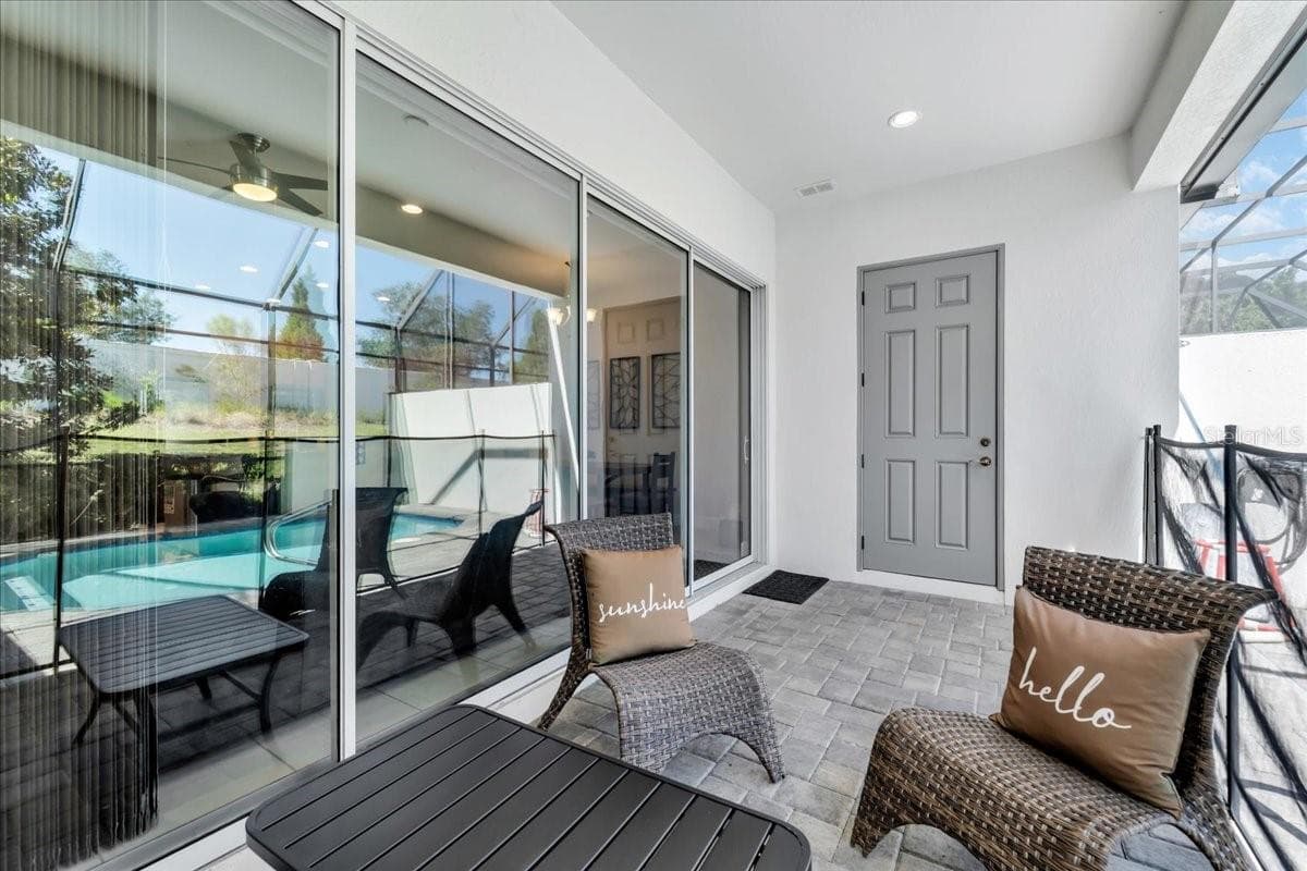 Townhouse at 390 CAPTIVA DR, DAVENPORT, photo 56 of 103