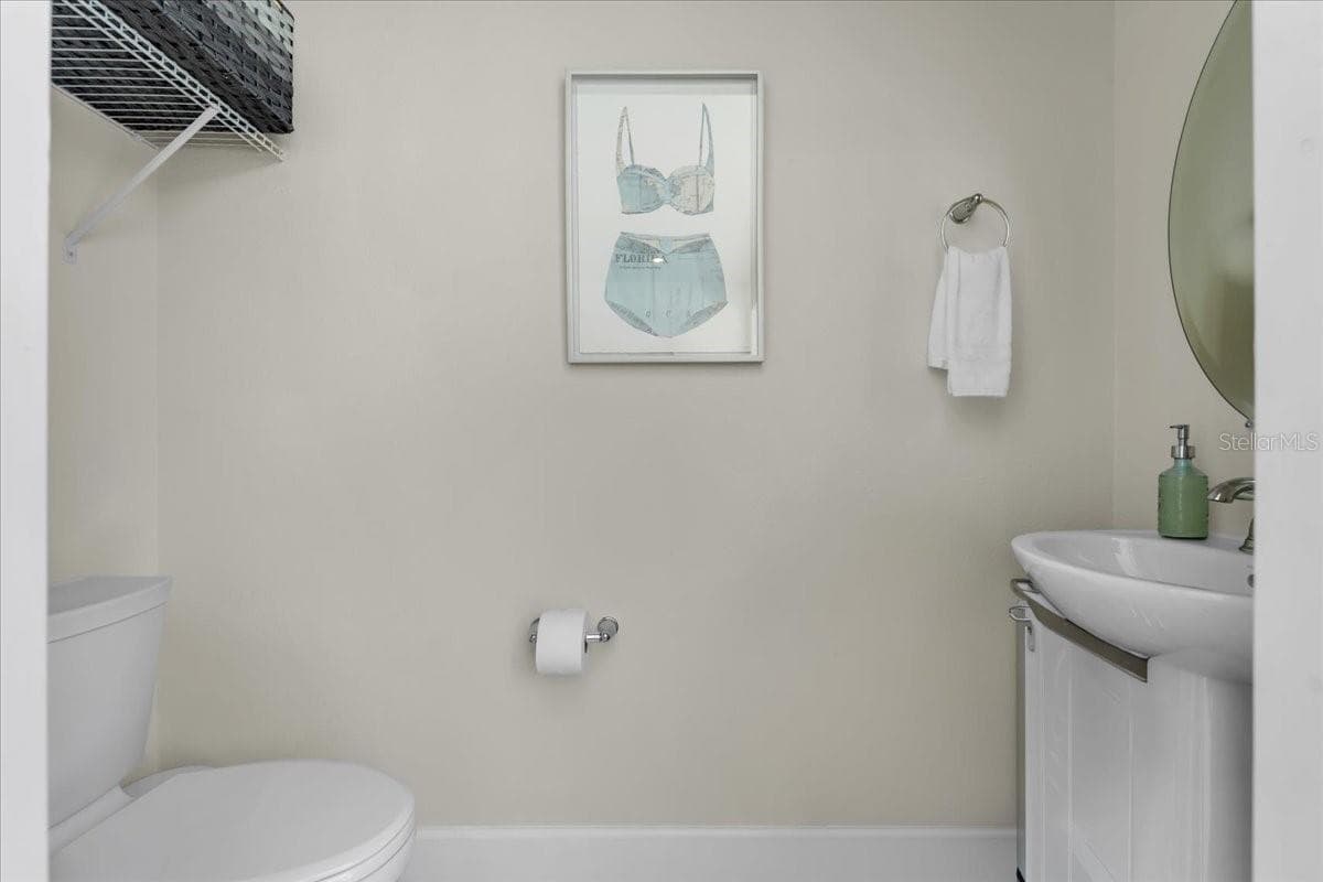 Townhouse at 390 CAPTIVA DR, DAVENPORT, photo 58 of 103