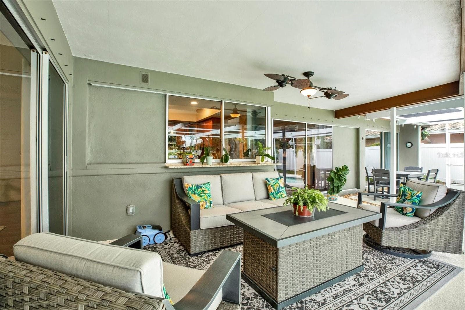 Relaxing Screened in Patio - 11158 137TH ST N, LARGO