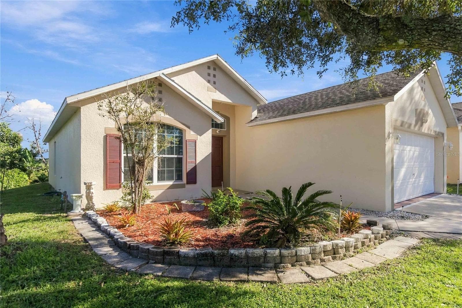Single Family Residence at 5551 SYCAMORE CANYON DR, KISSIMMEE, photo 2 of 29