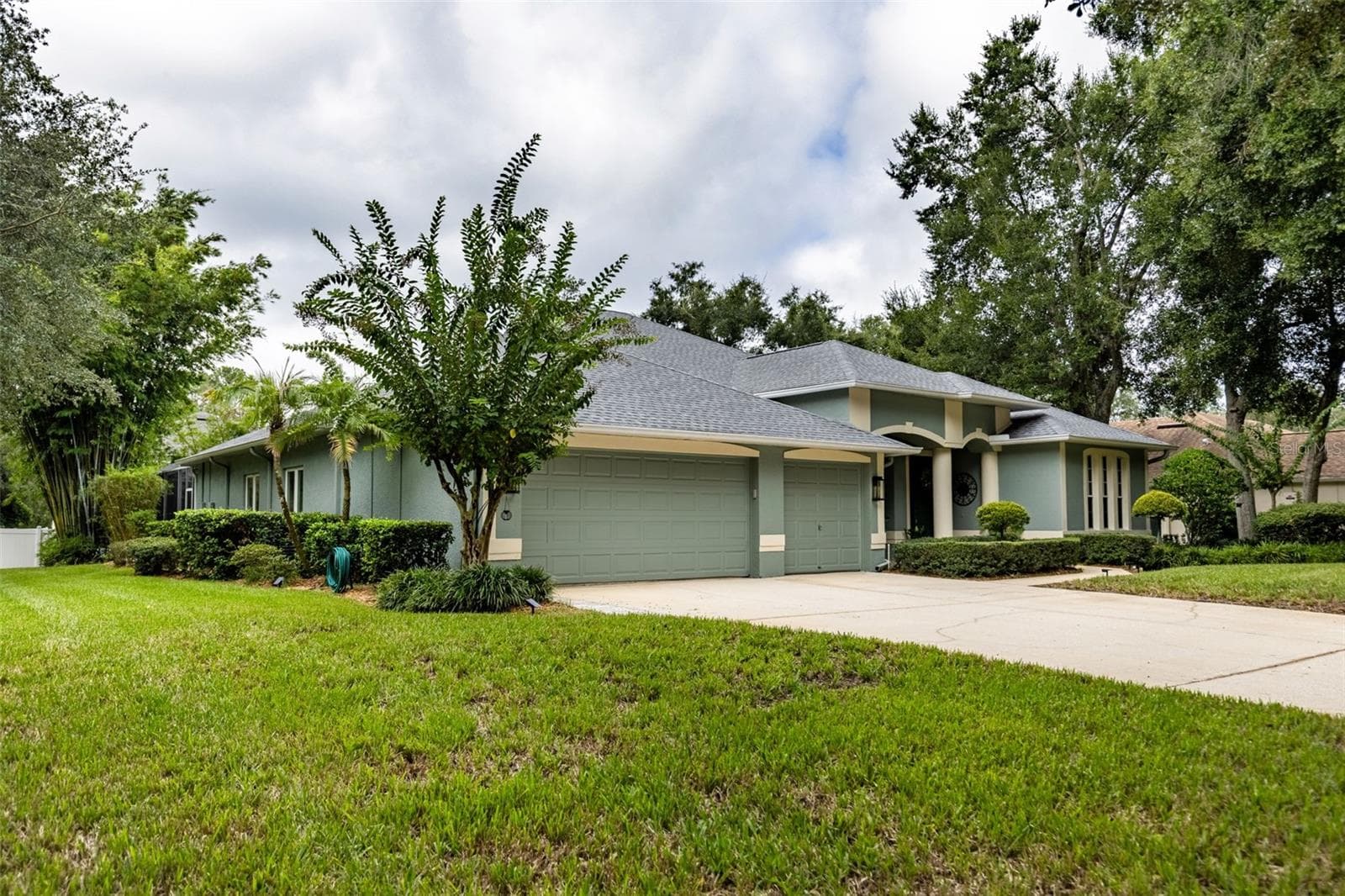 Single Family Residence at 28 CAMELOT RIDGE DR, BRANDON, photo 5 of 70