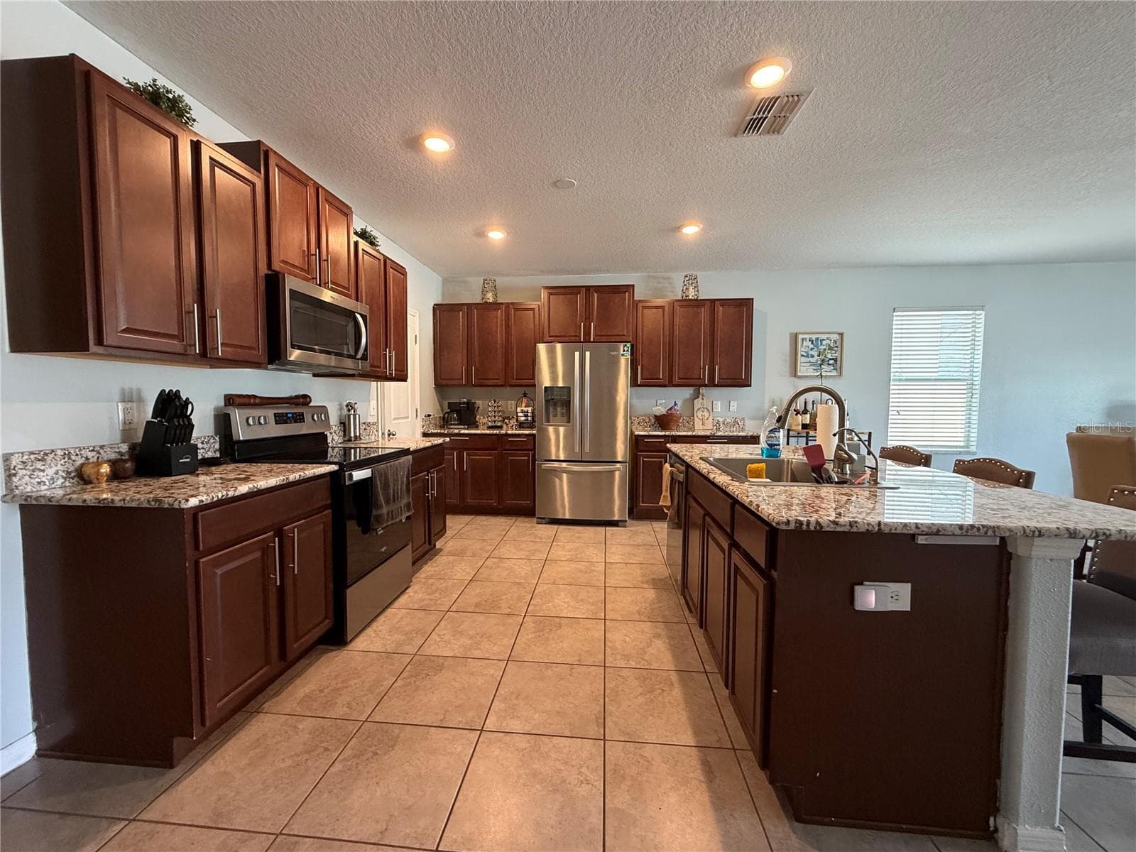 Single Family Residence at 3908 KEARSNEY ABBEY CIR, DOVER, photo 15 of 80