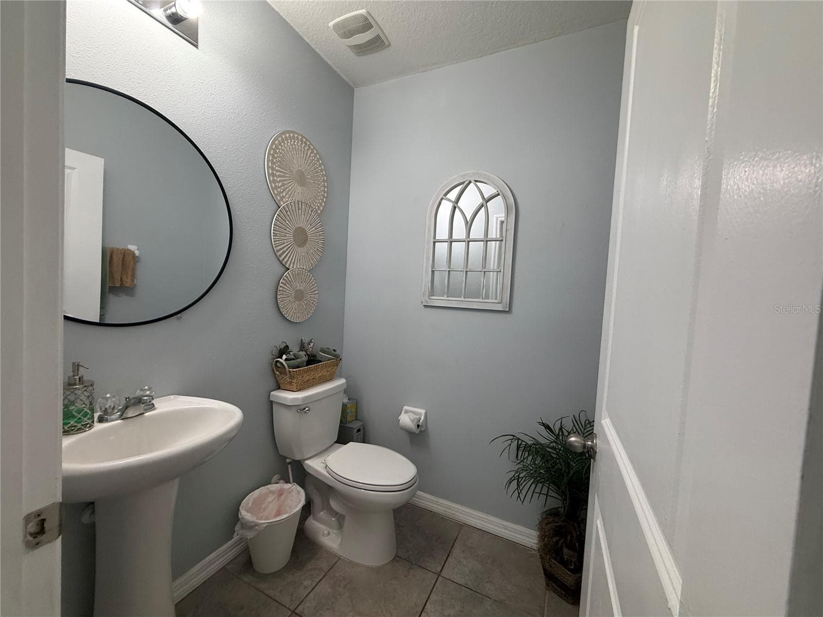 Single Family Residence at 3908 KEARSNEY ABBEY CIR, DOVER, photo 30 of 80