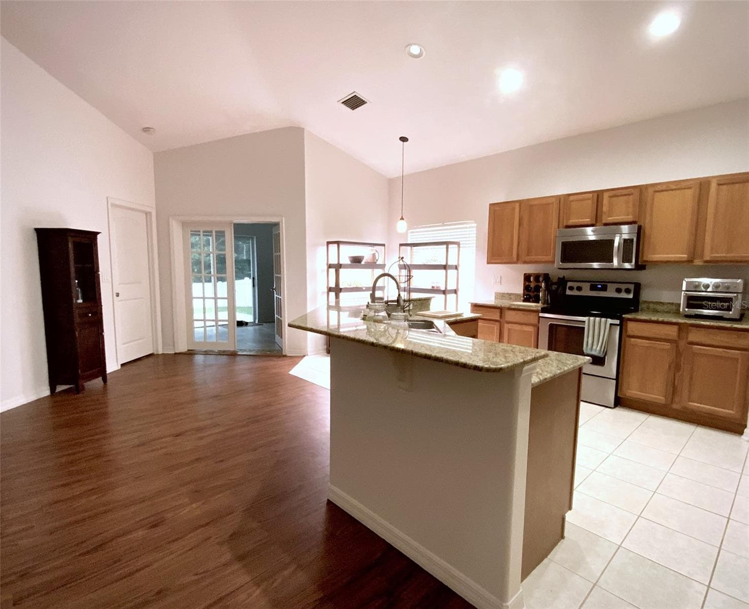 Single Family Residence at 4041 LANGDRUM DR, WESLEY CHAPEL, photo 6 of 29