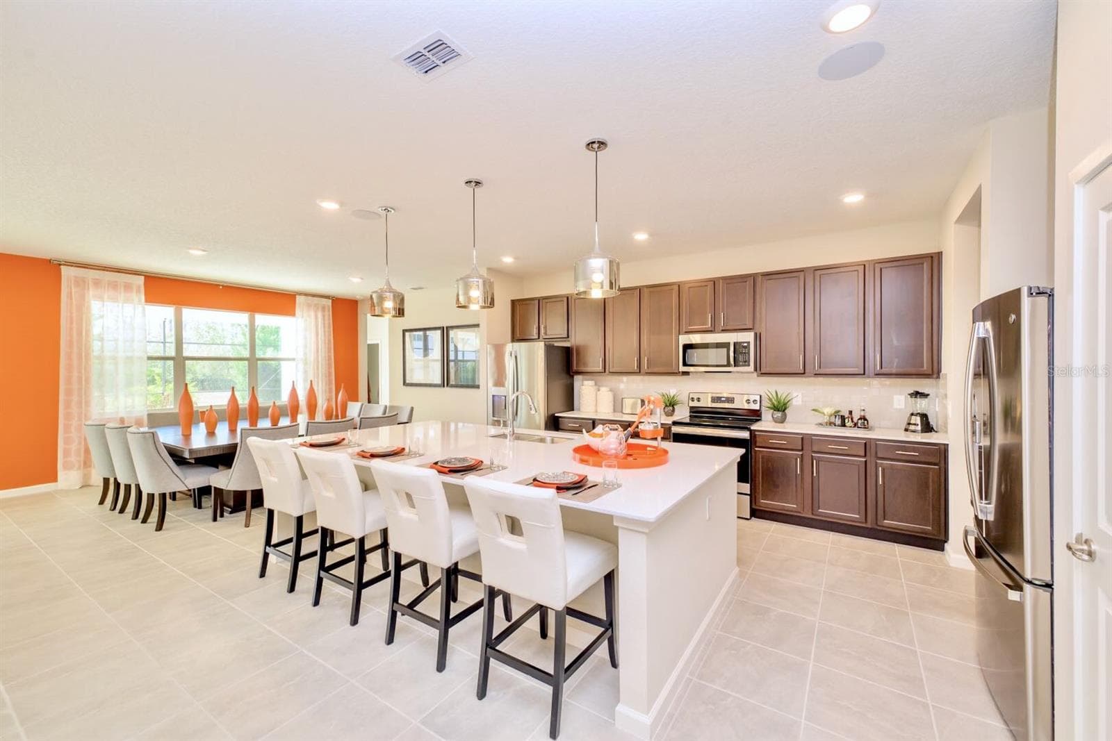 Single Family Residence at 2562 SHANTI DR, KISSIMMEE, photo 7 of 58