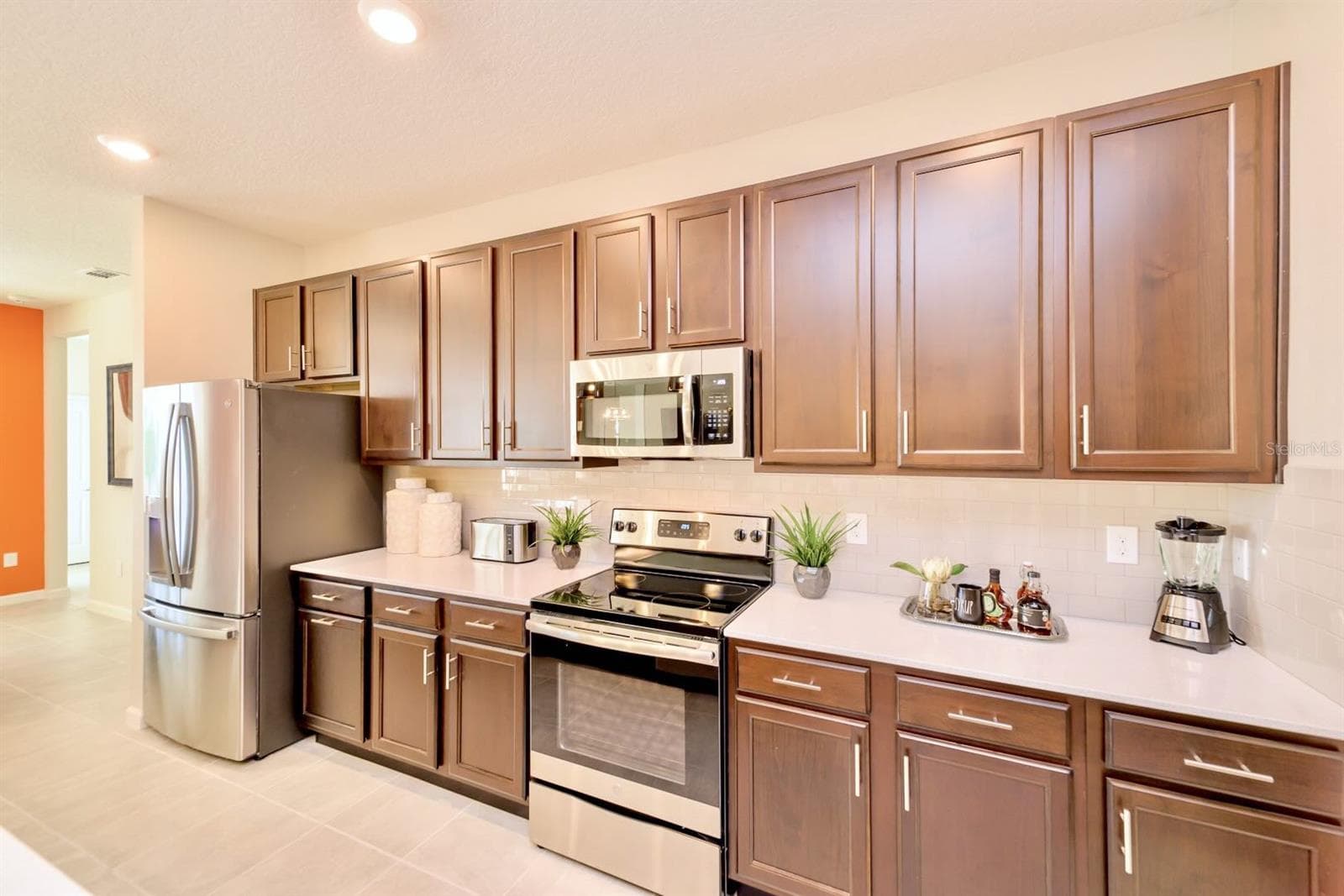 Single Family Residence at 2562 SHANTI DR, KISSIMMEE, photo 9 of 58