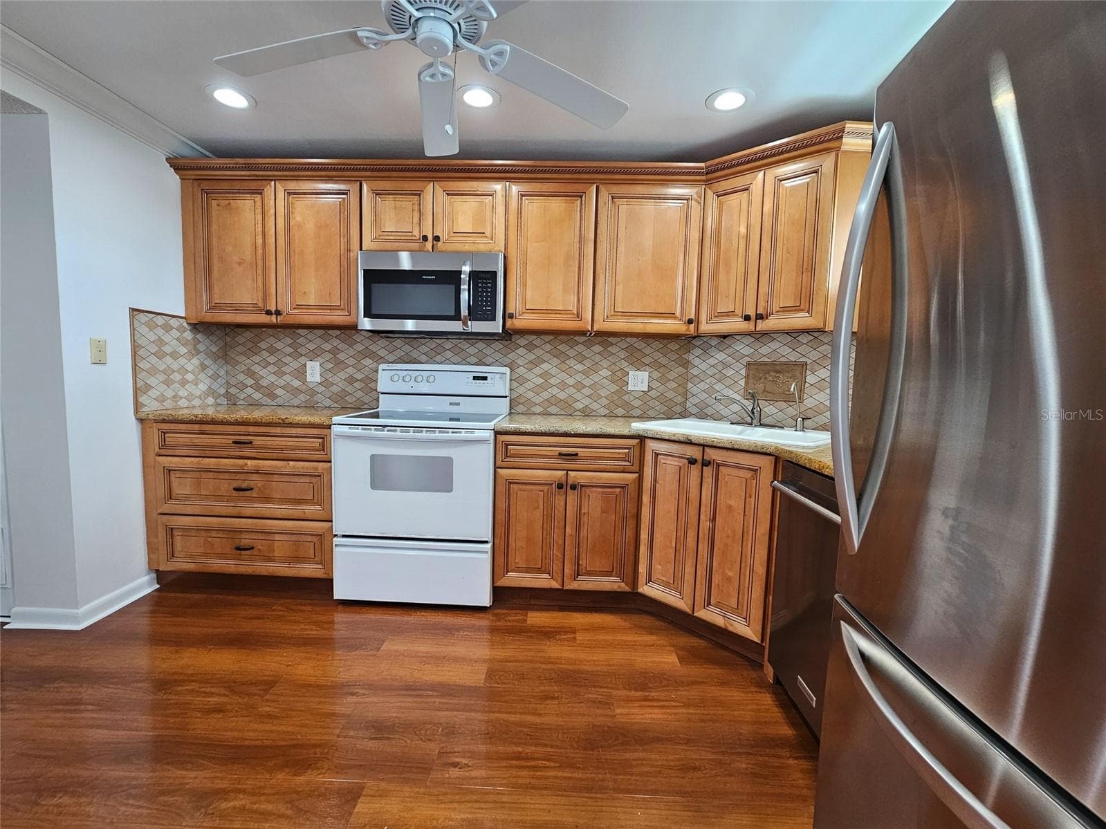 Condominium at 5980 SHORE DR S #901, GULFPORT, photo 3 of 45