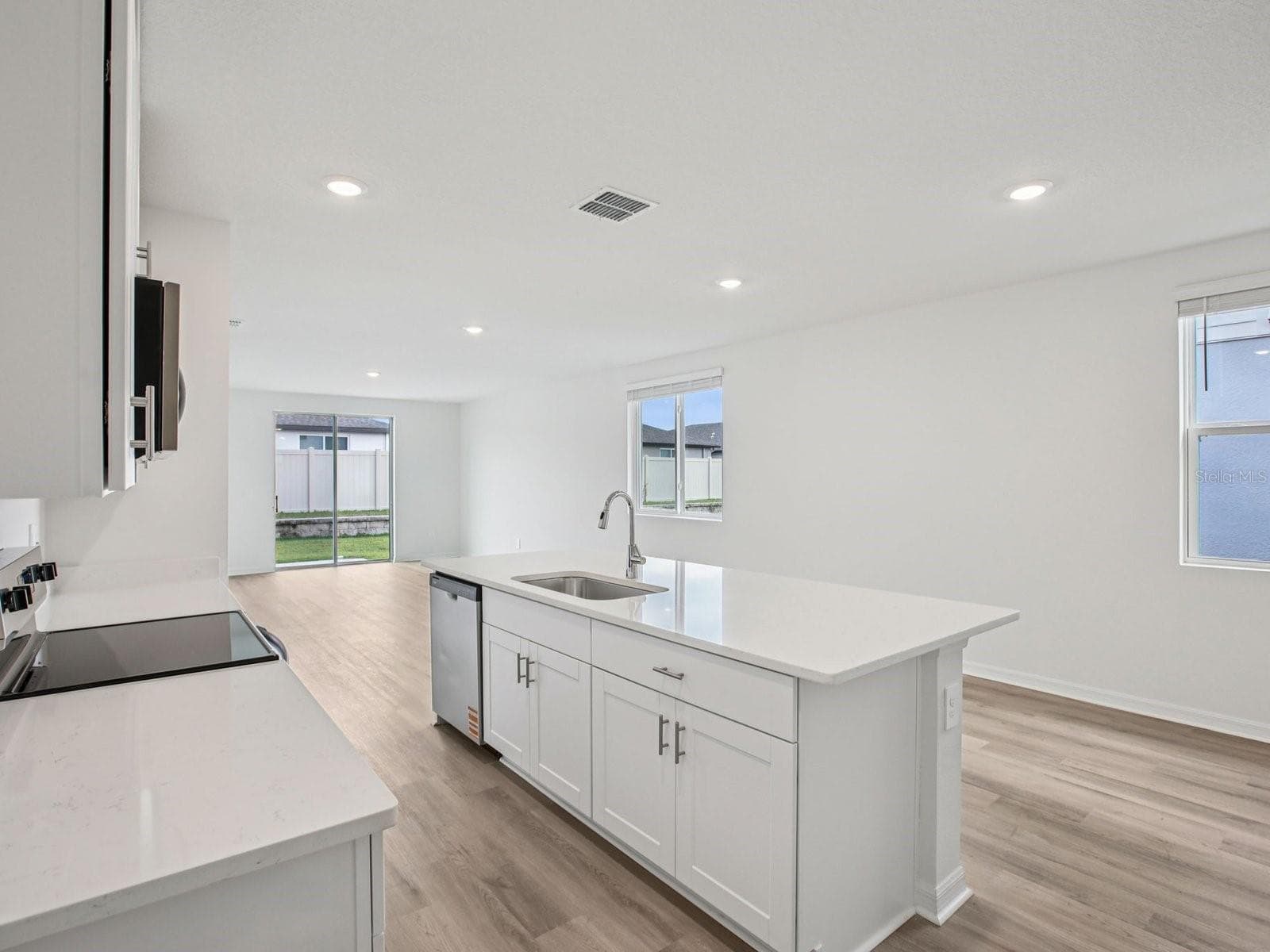 Photo is not of the actual home, but is an inspirational photo of builder’s model home and may depict options, furnishings, and/or decorator features that are not included - 7910 LAKE POWELL PL, PARRISH