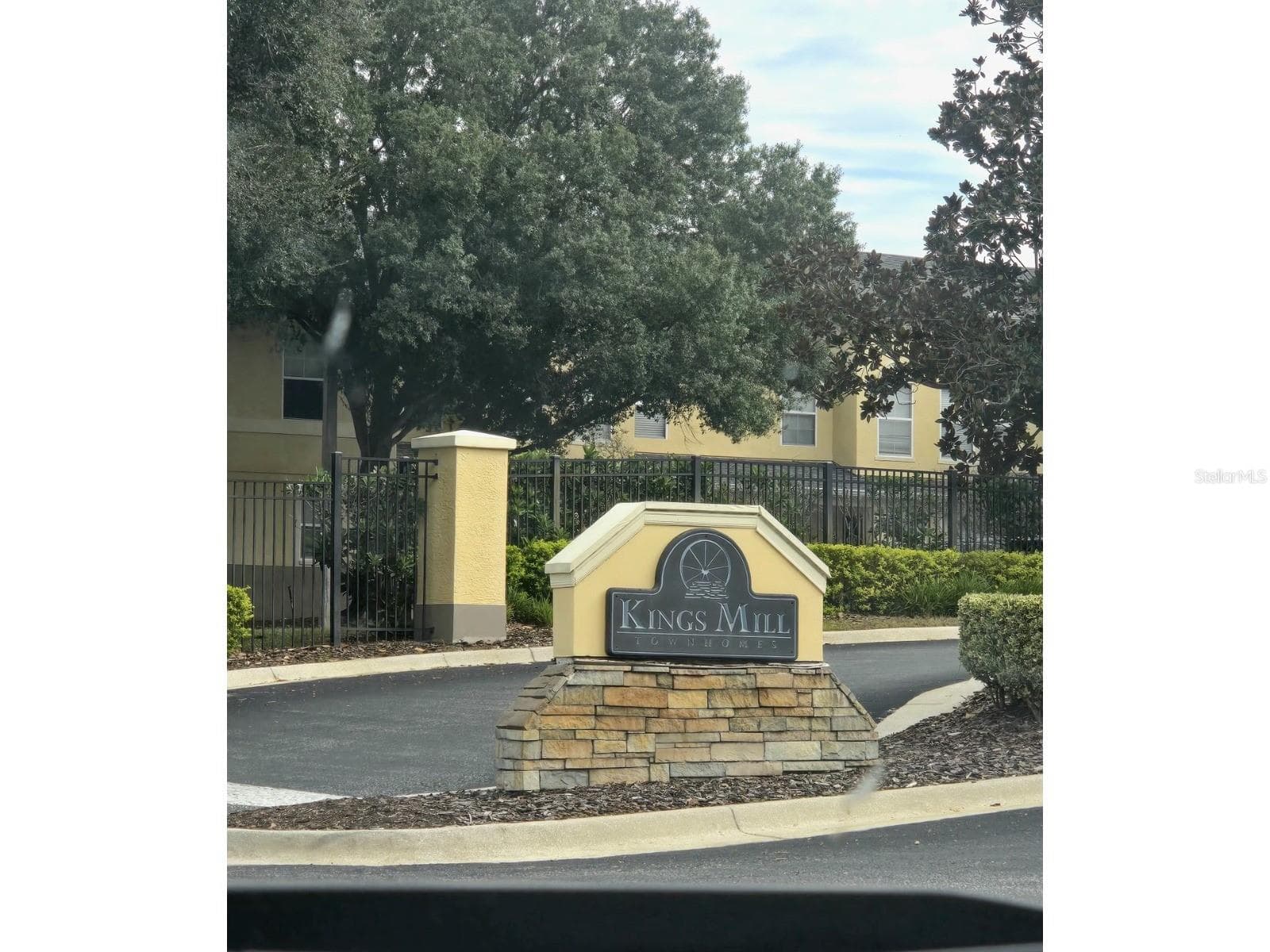 Gated Community - 3438 CASTLE STONE CT, VALRICO