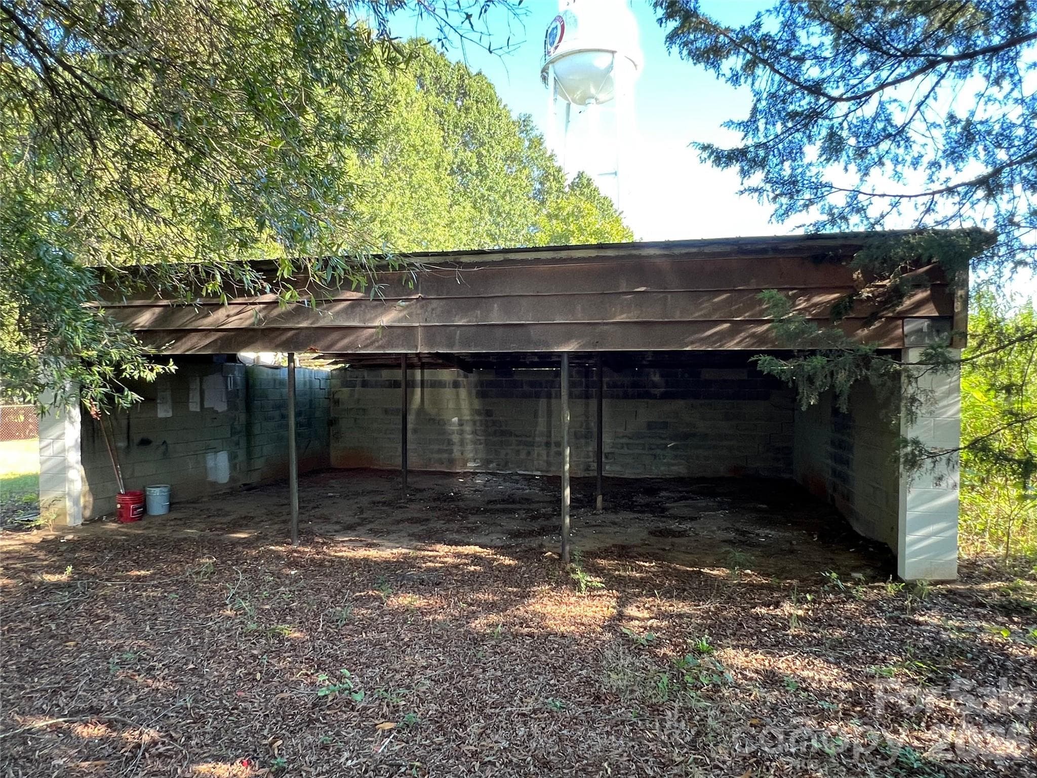 Single Family Residence at 1313 E Maiden Road, Maiden, photo 17 of 20