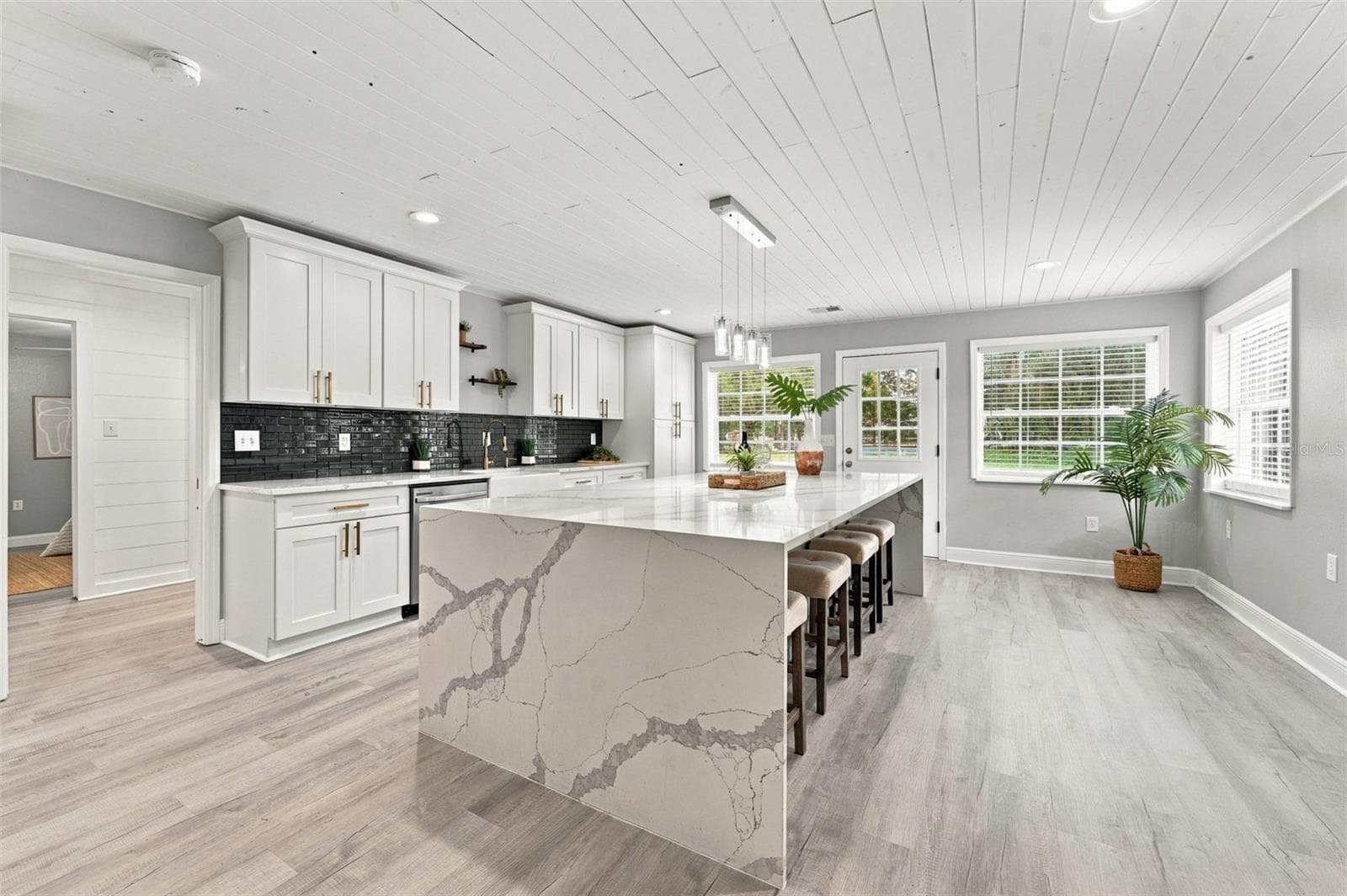 Single Family Residence at 17818 DEERFIELD DR, LUTZ, photo 8 of 32