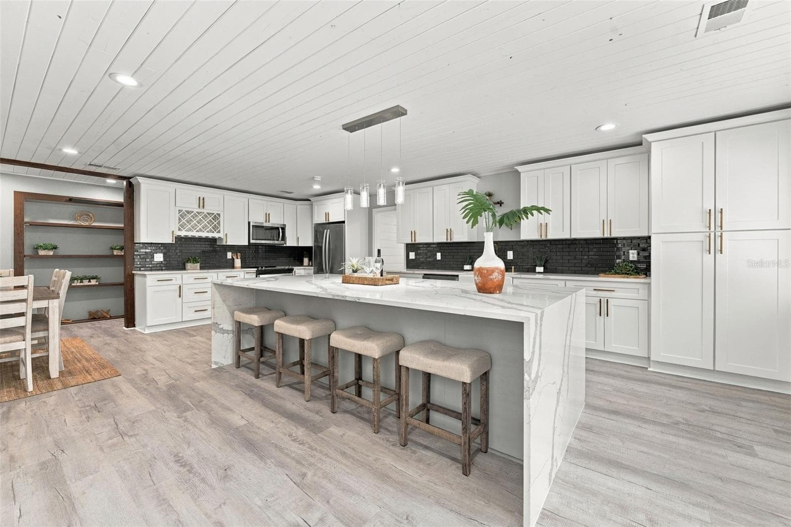 Single Family Residence at 17818 DEERFIELD DR, LUTZ, photo 9 of 32