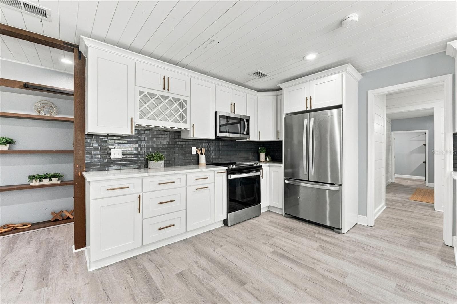 Single Family Residence at 17818 DEERFIELD DR, LUTZ, photo 12 of 32