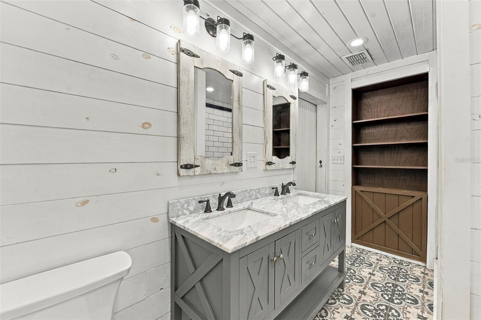 Single Family Residence at 17818 DEERFIELD DR, LUTZ, photo 16 of 32