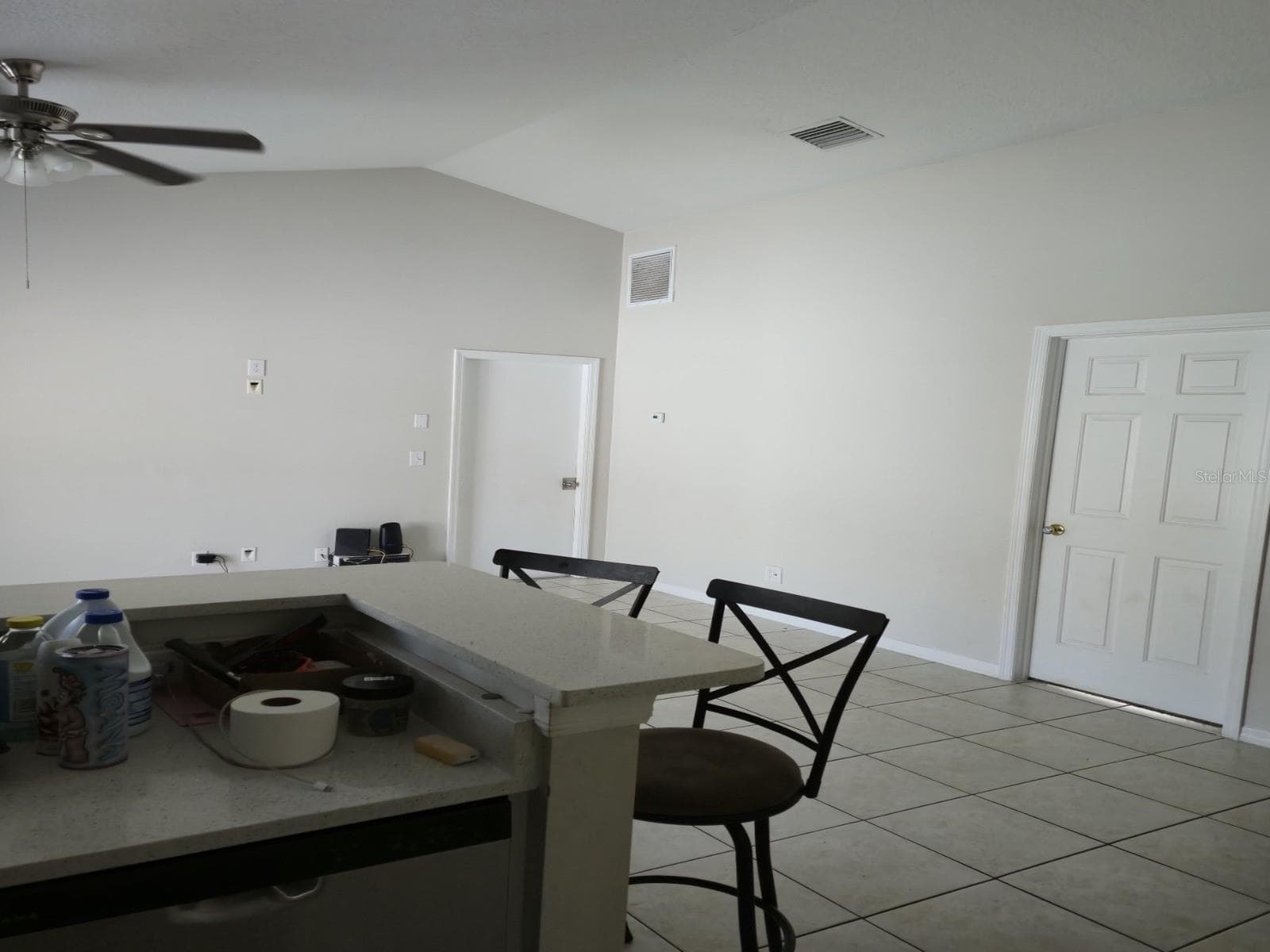 Single Family Residence at 11125 LAKE TAHOE DR, RIVERVIEW, photo 24 of 43