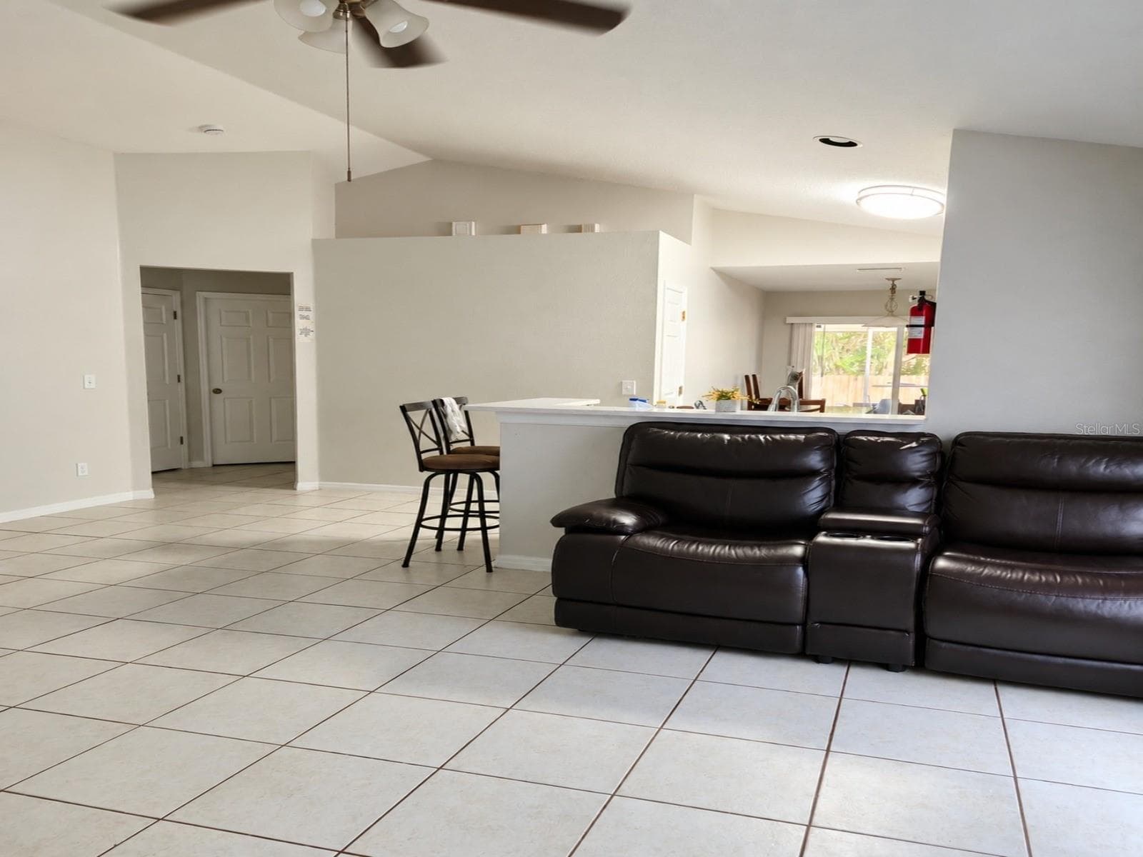 Single Family Residence at 11125 LAKE TAHOE DR, RIVERVIEW, photo 25 of 43