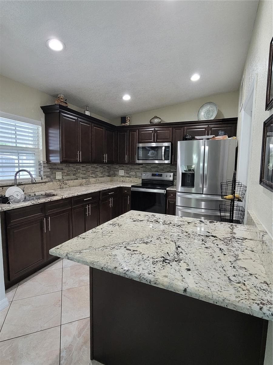 Single Family Residence at 7228 LEIGHTON WAY, ORLANDO, photo 10 of 34