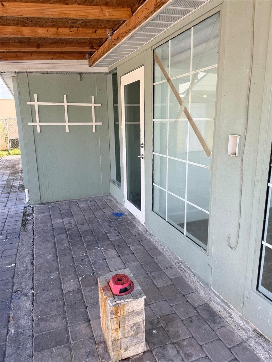 BACK PORCH - 6913 BLOSSOM AVE, TAMPA