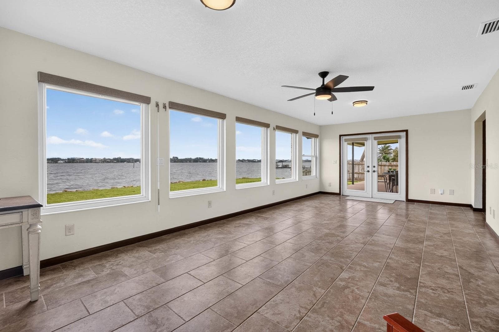 Single Family Residence at 22 EMERALD CIR, ORMOND BEACH, photo 4 of 60