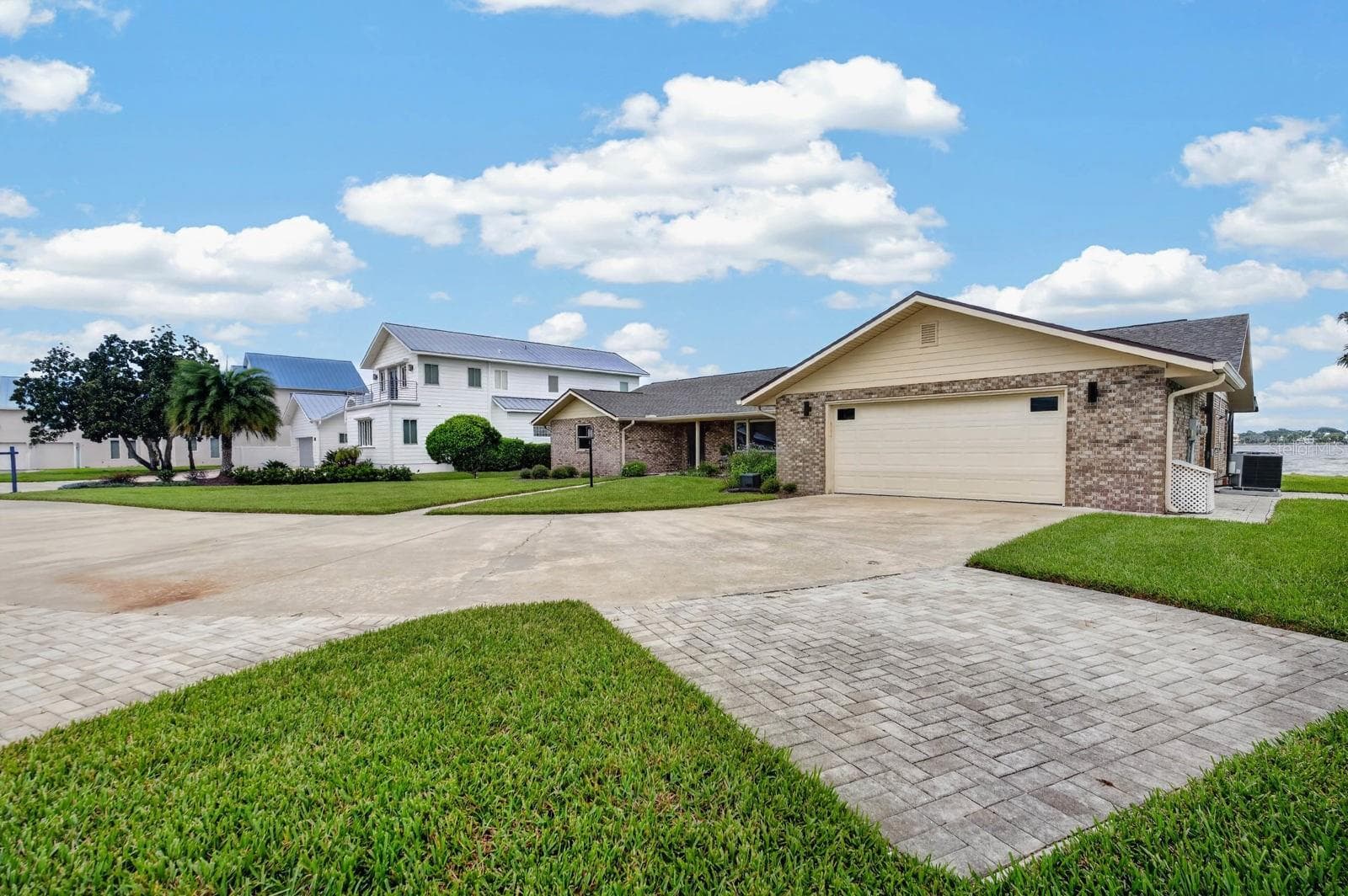 Single Family Residence at 22 EMERALD CIR, ORMOND BEACH, photo 8 of 60