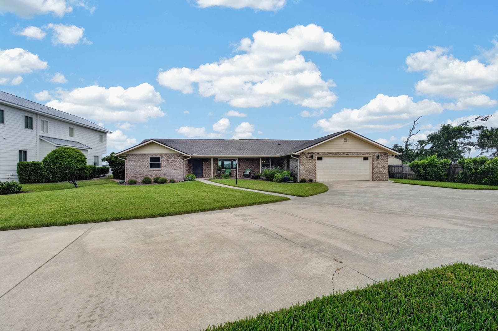 Single Family Residence at 22 EMERALD CIR, ORMOND BEACH, photo 9 of 60