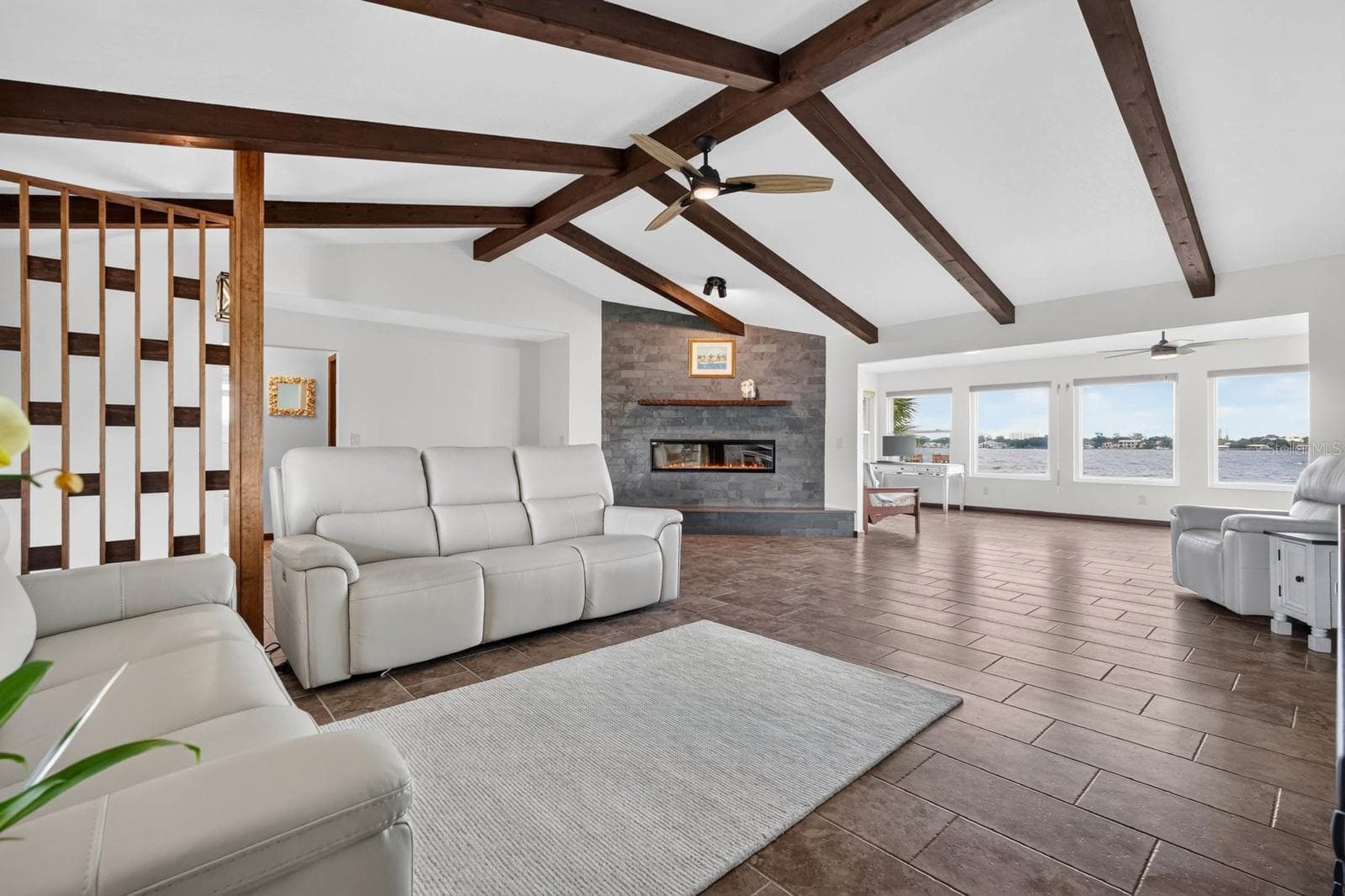Single Family Residence at 22 EMERALD CIR, ORMOND BEACH, photo 17 of 60