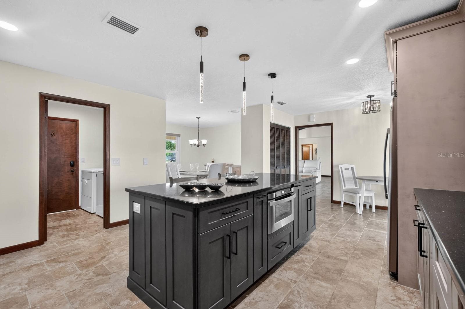Single Family Residence at 22 EMERALD CIR, ORMOND BEACH, photo 25 of 60