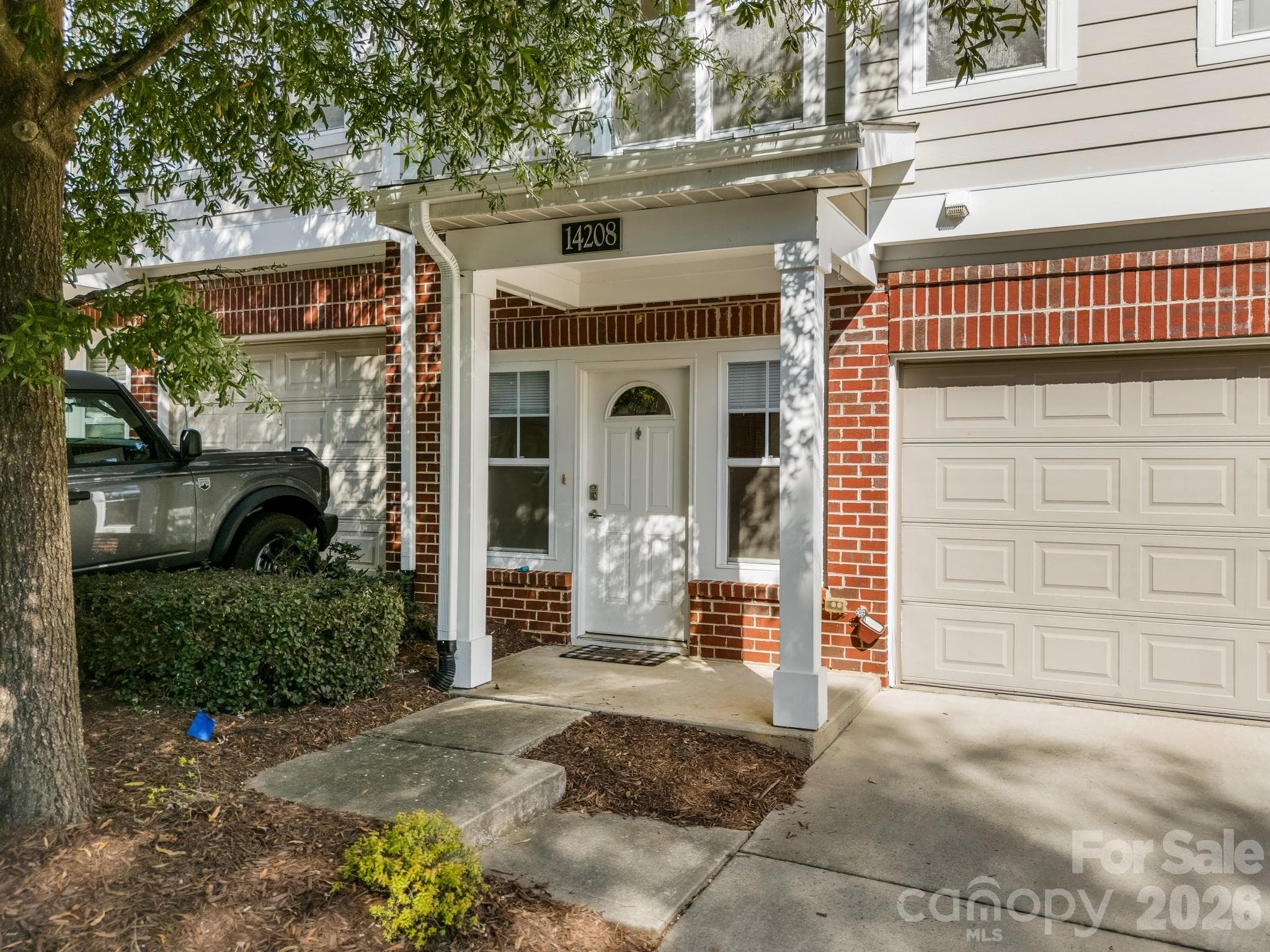 Townhouse at 14208 Castle Abbey Lane, Charlotte, photo 2 of 21