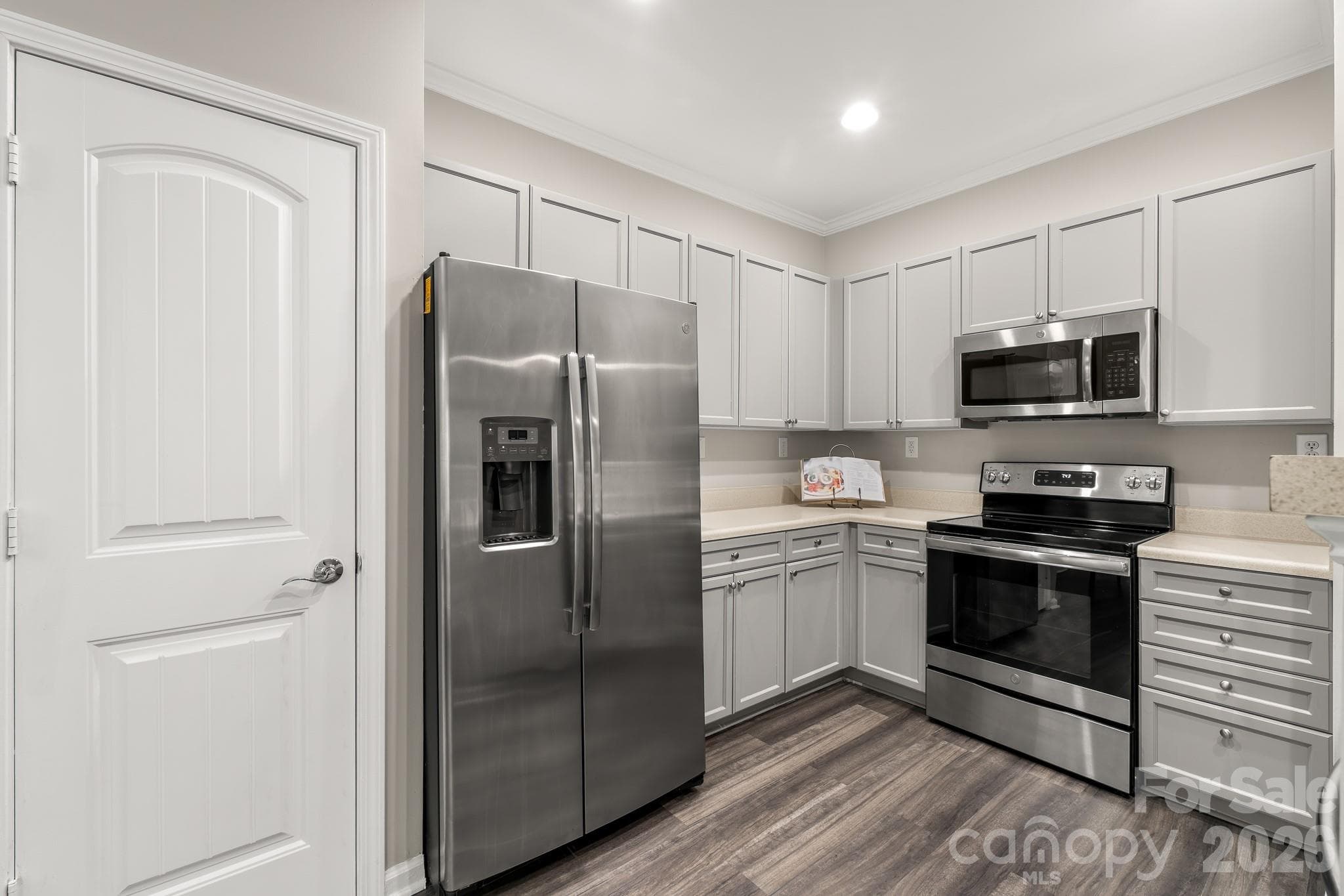 Townhouse at 14208 Castle Abbey Lane, Charlotte, photo 6 of 21