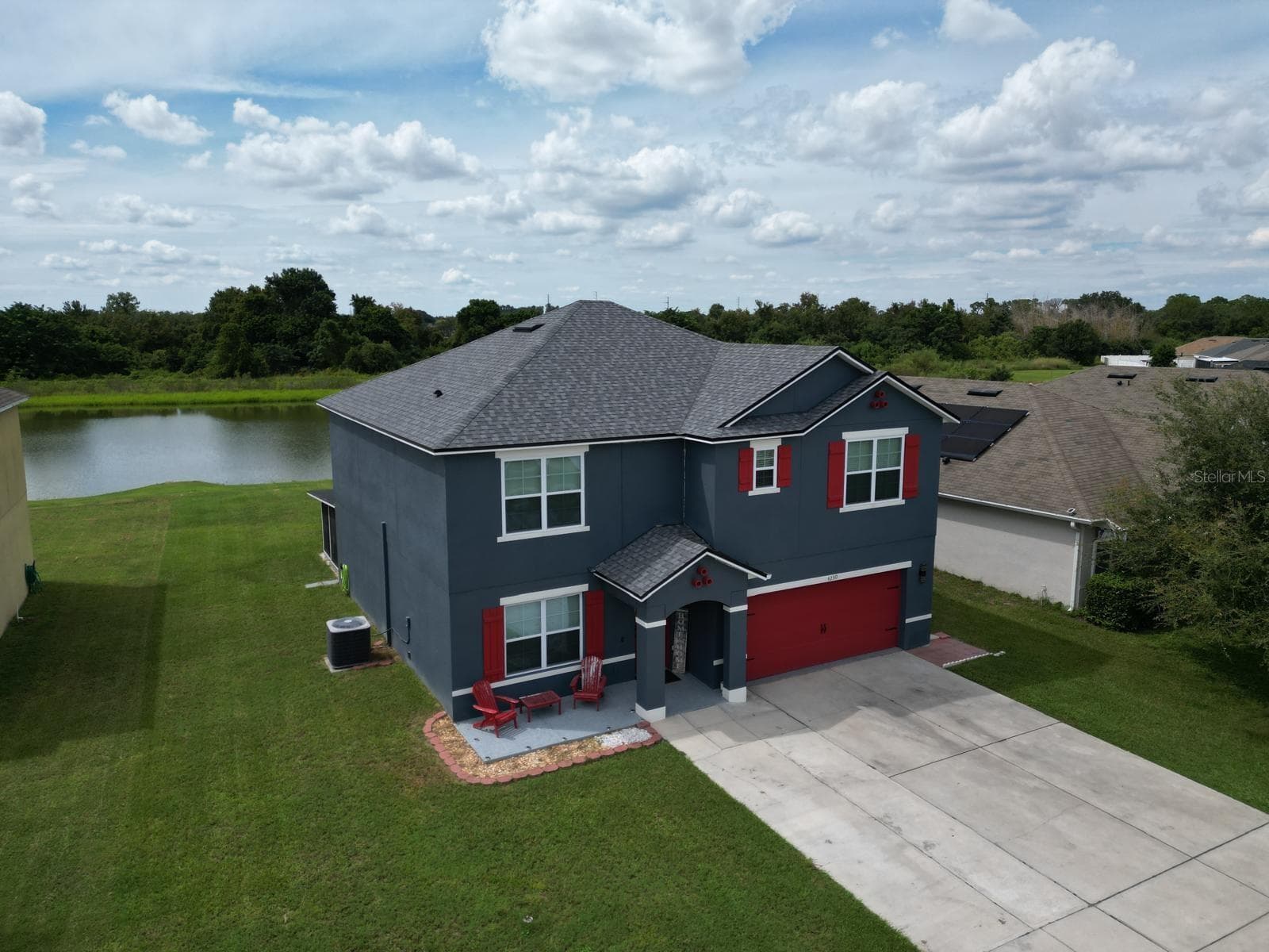 4230 ROBERTA DR