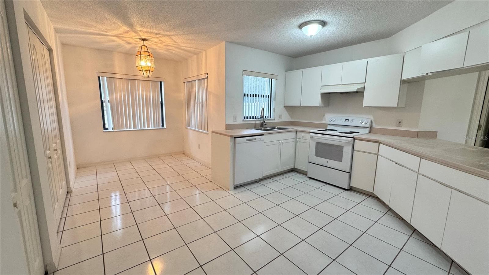 Single Family Residence at 29 WHITE DEER LN, PALM COAST, photo 7 of 42