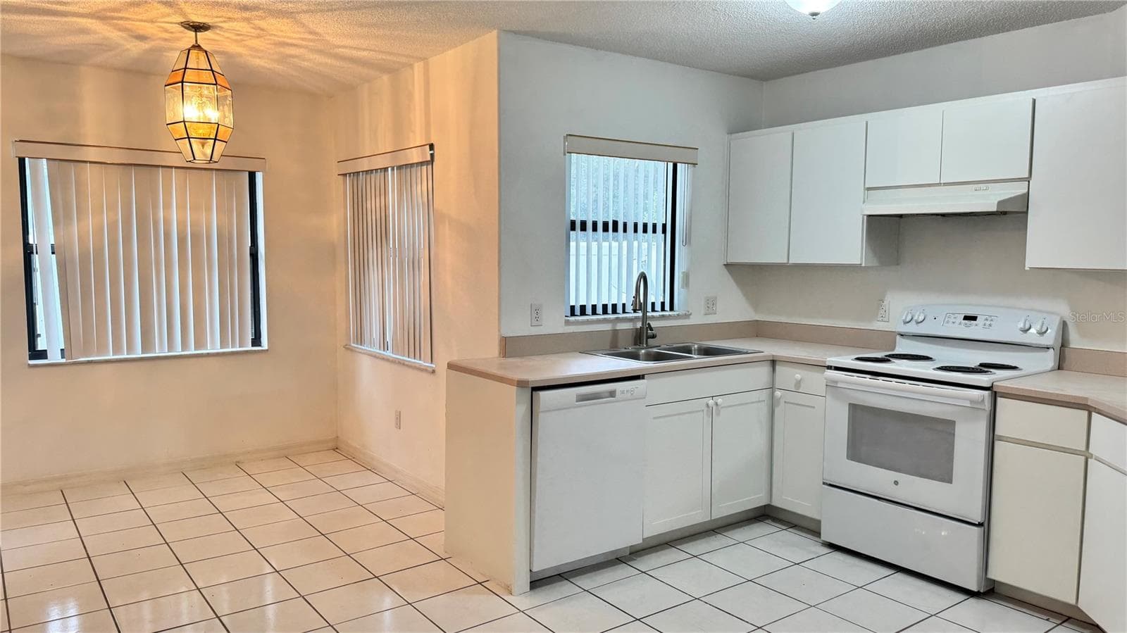 Single Family Residence at 29 WHITE DEER LN, PALM COAST, photo 8 of 42
