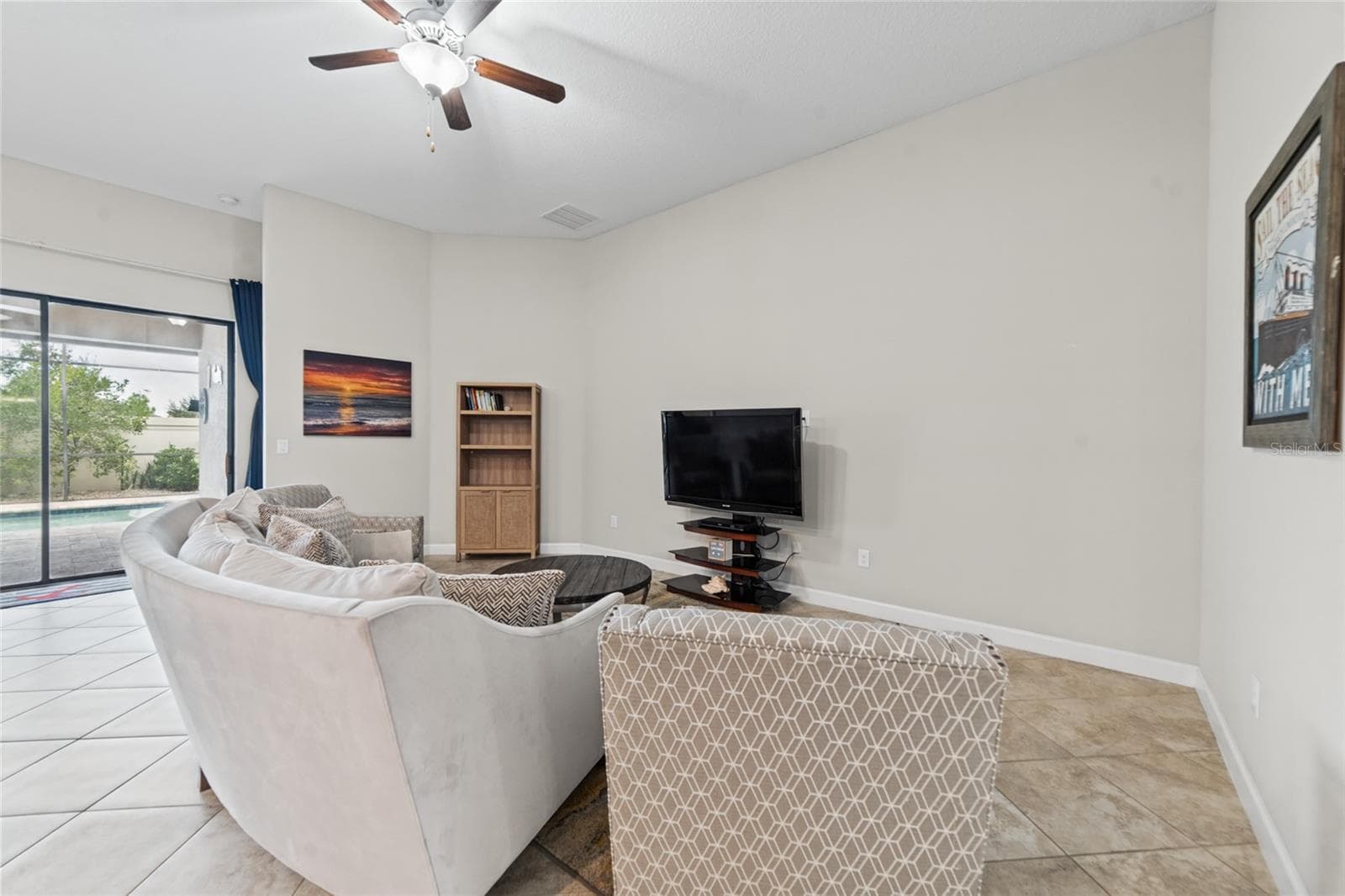 Single Family Residence at 9912 SMARTY JONES DR, RUSKIN, photo 9 of 43