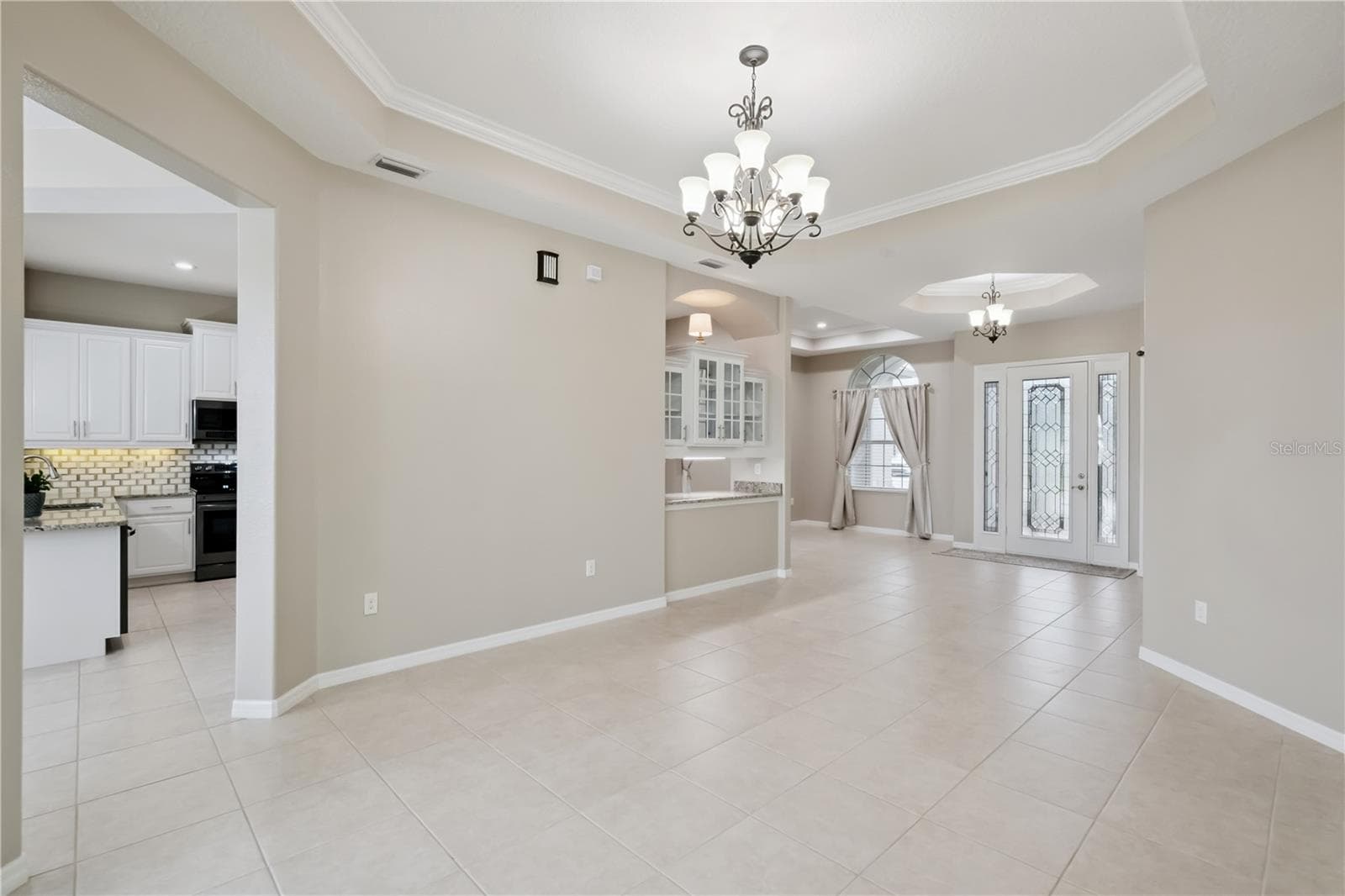 Single Family Residence at 8712 BRIDGEPORT BAY CIR, MOUNT DORA, photo 10 of 90