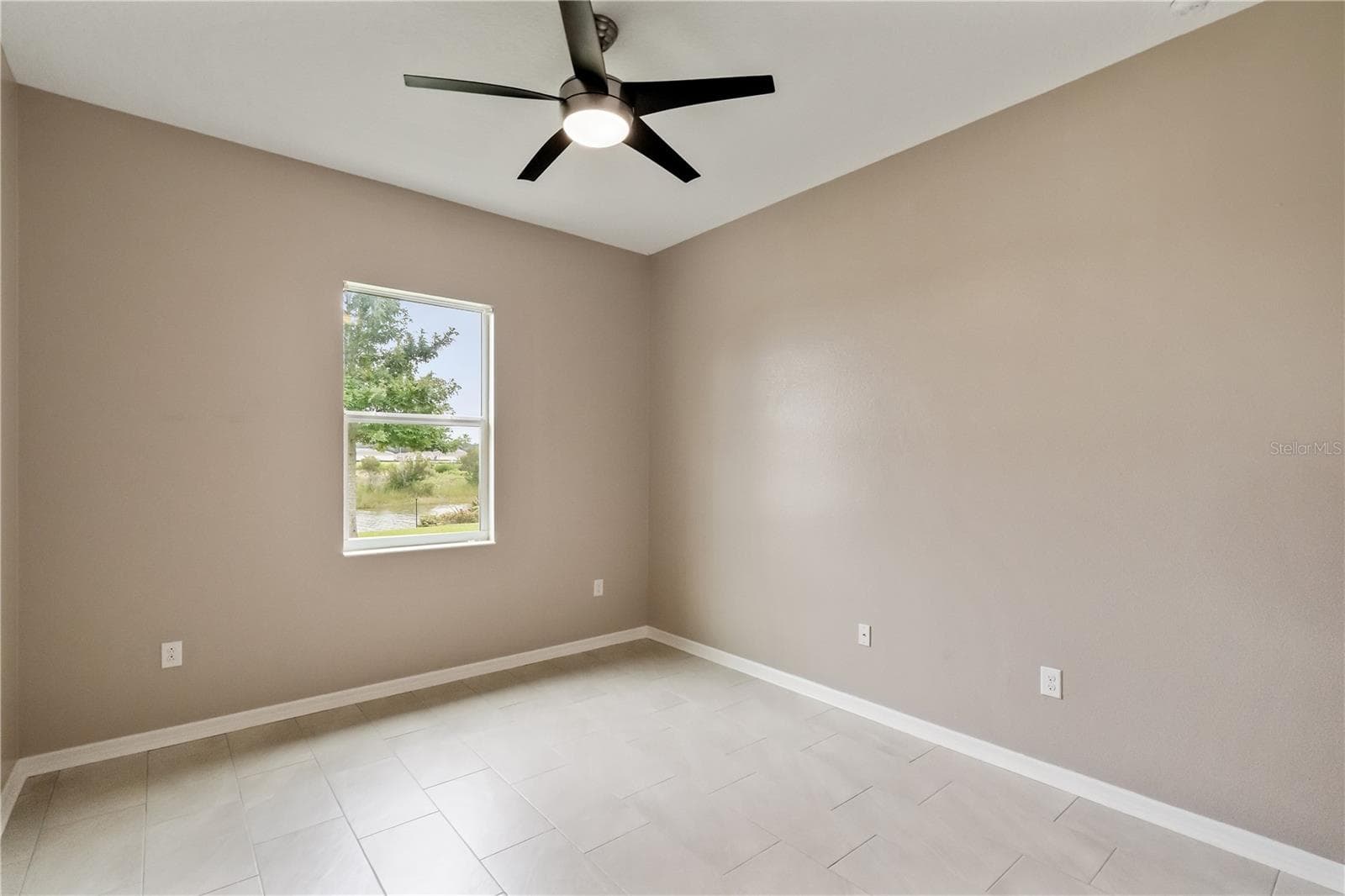 Single Family Residence at 8712 BRIDGEPORT BAY CIR, MOUNT DORA, photo 27 of 90