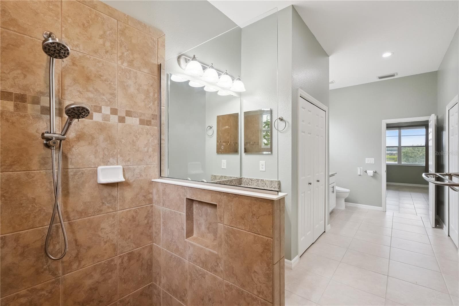 Single Family Residence at 8712 BRIDGEPORT BAY CIR, MOUNT DORA, photo 29 of 90