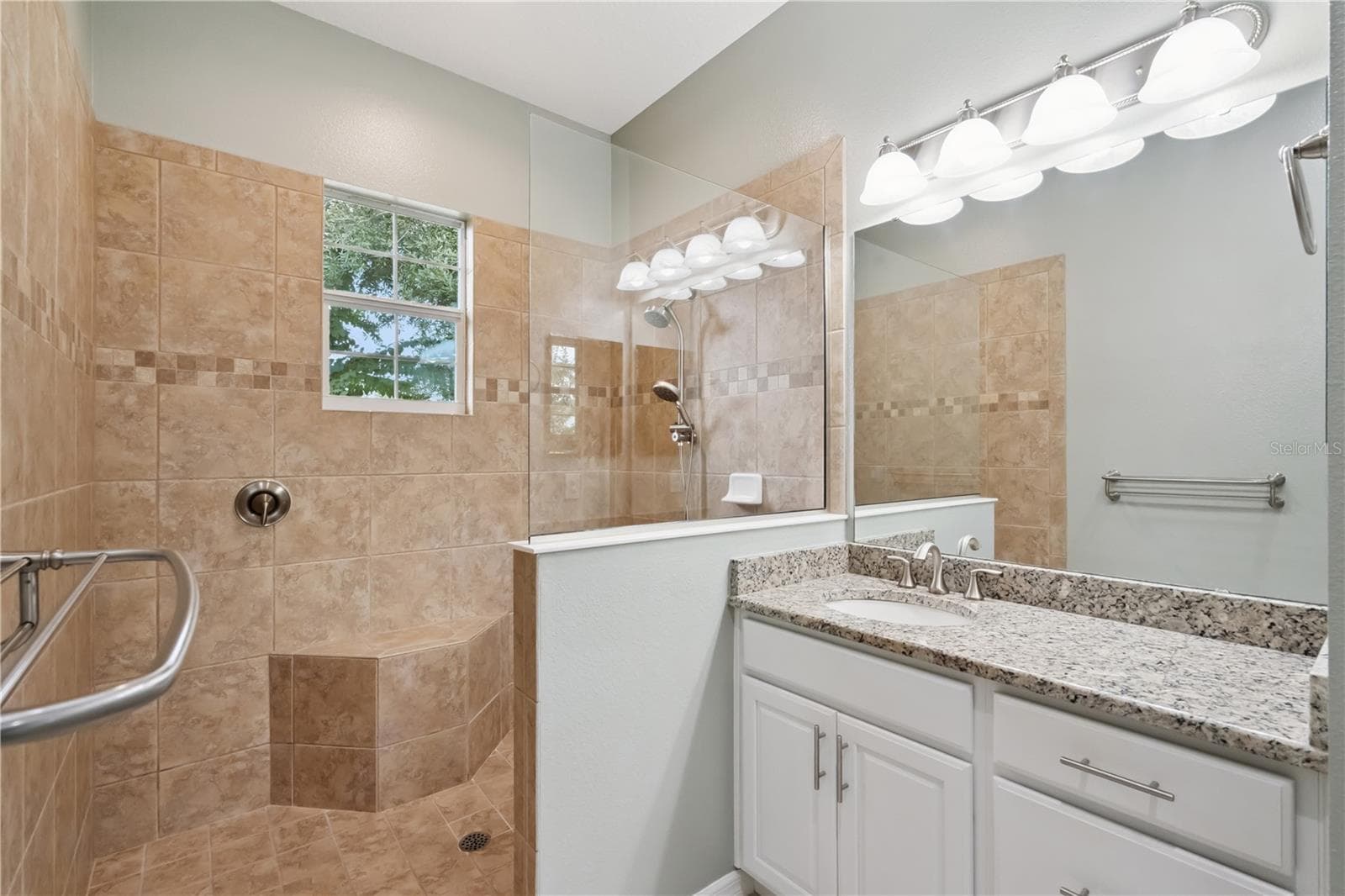 Single Family Residence at 8712 BRIDGEPORT BAY CIR, MOUNT DORA, photo 30 of 90