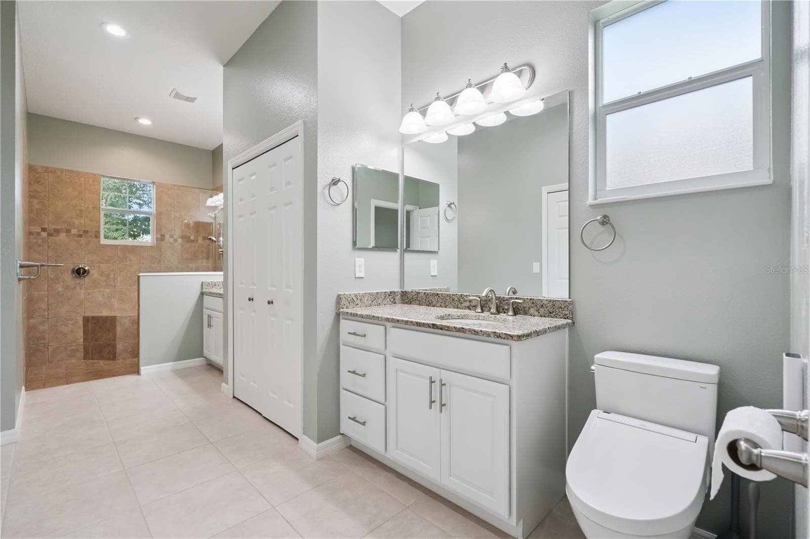 Single Family Residence at 8712 BRIDGEPORT BAY CIR, MOUNT DORA, photo 32 of 90