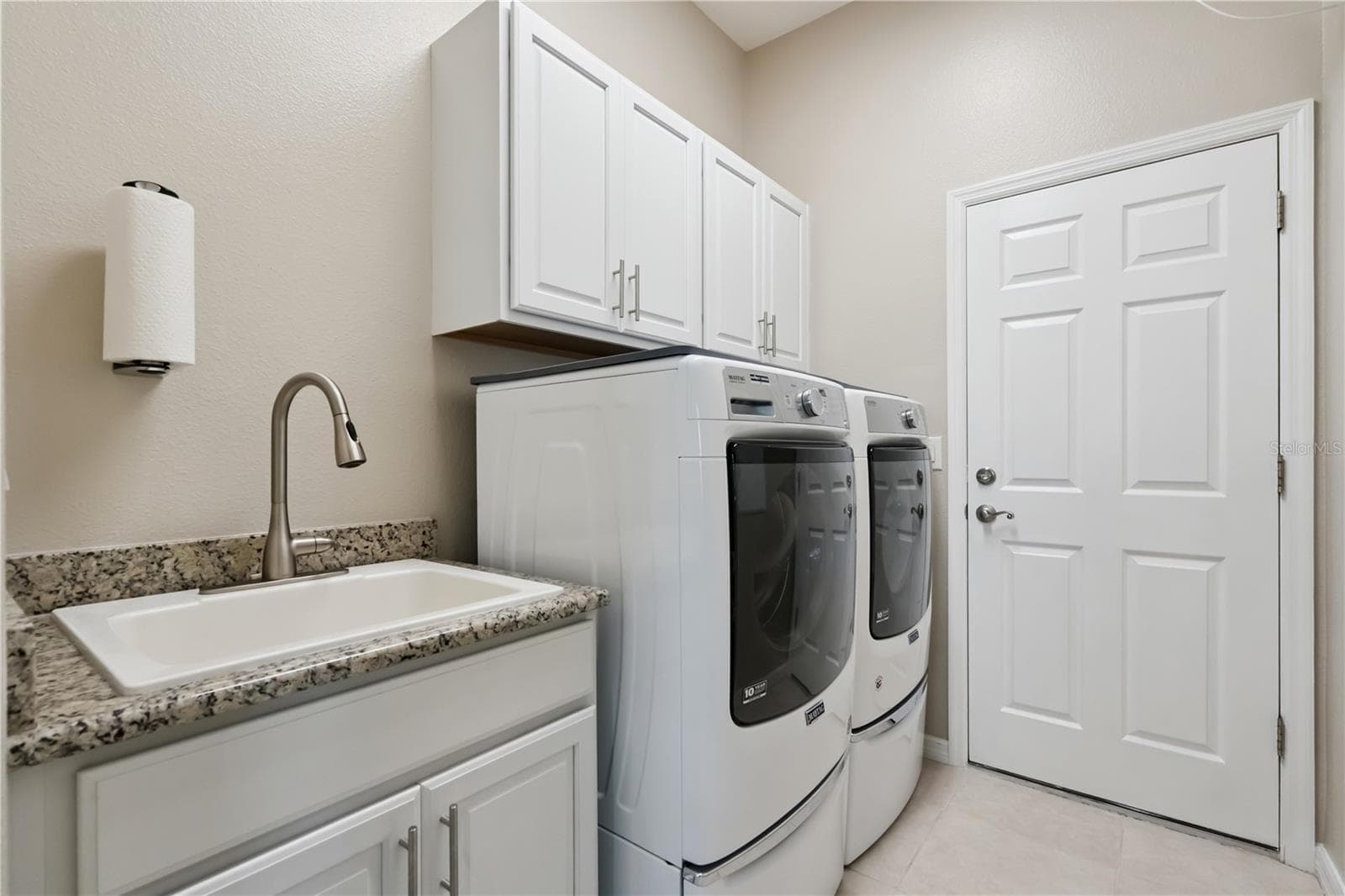 Single Family Residence at 8712 BRIDGEPORT BAY CIR, MOUNT DORA, photo 36 of 90